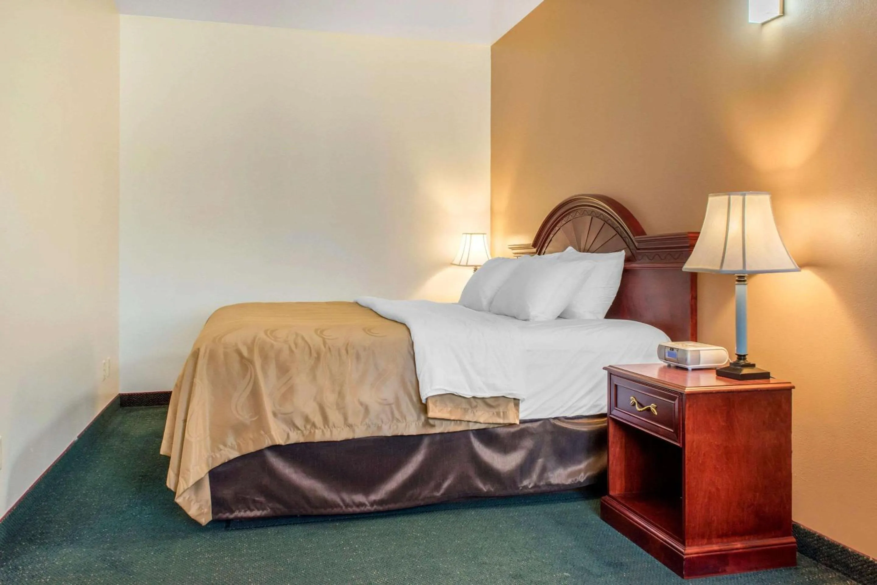 Photo of the whole room in Quality Inn Helena