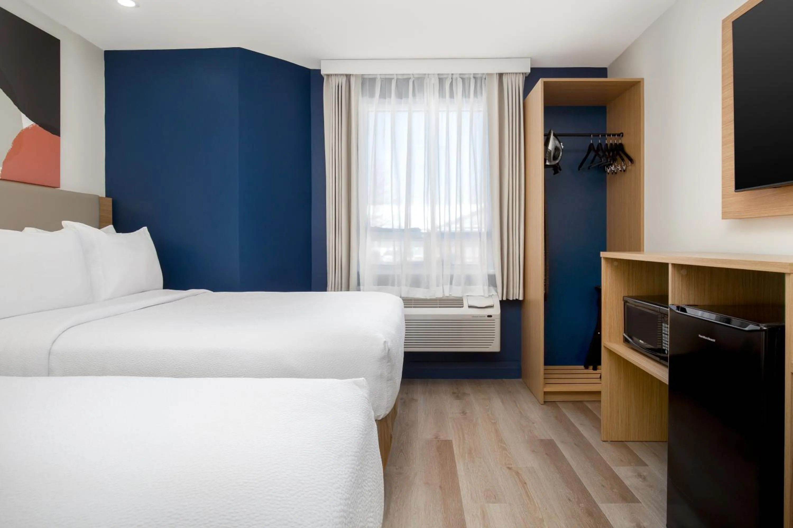 Bed in Spark by Hilton Brockville