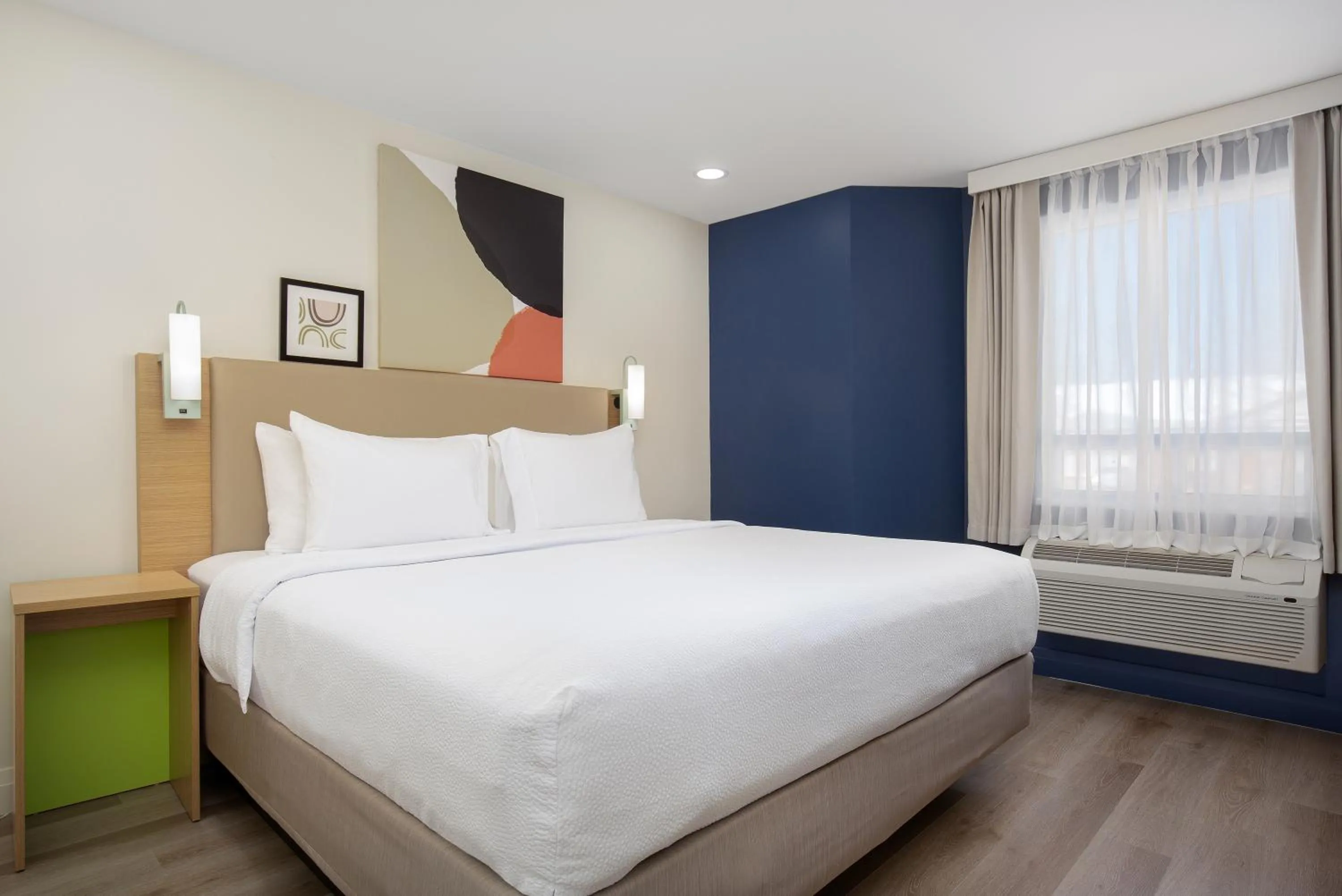 Bed in Spark by Hilton Brockville