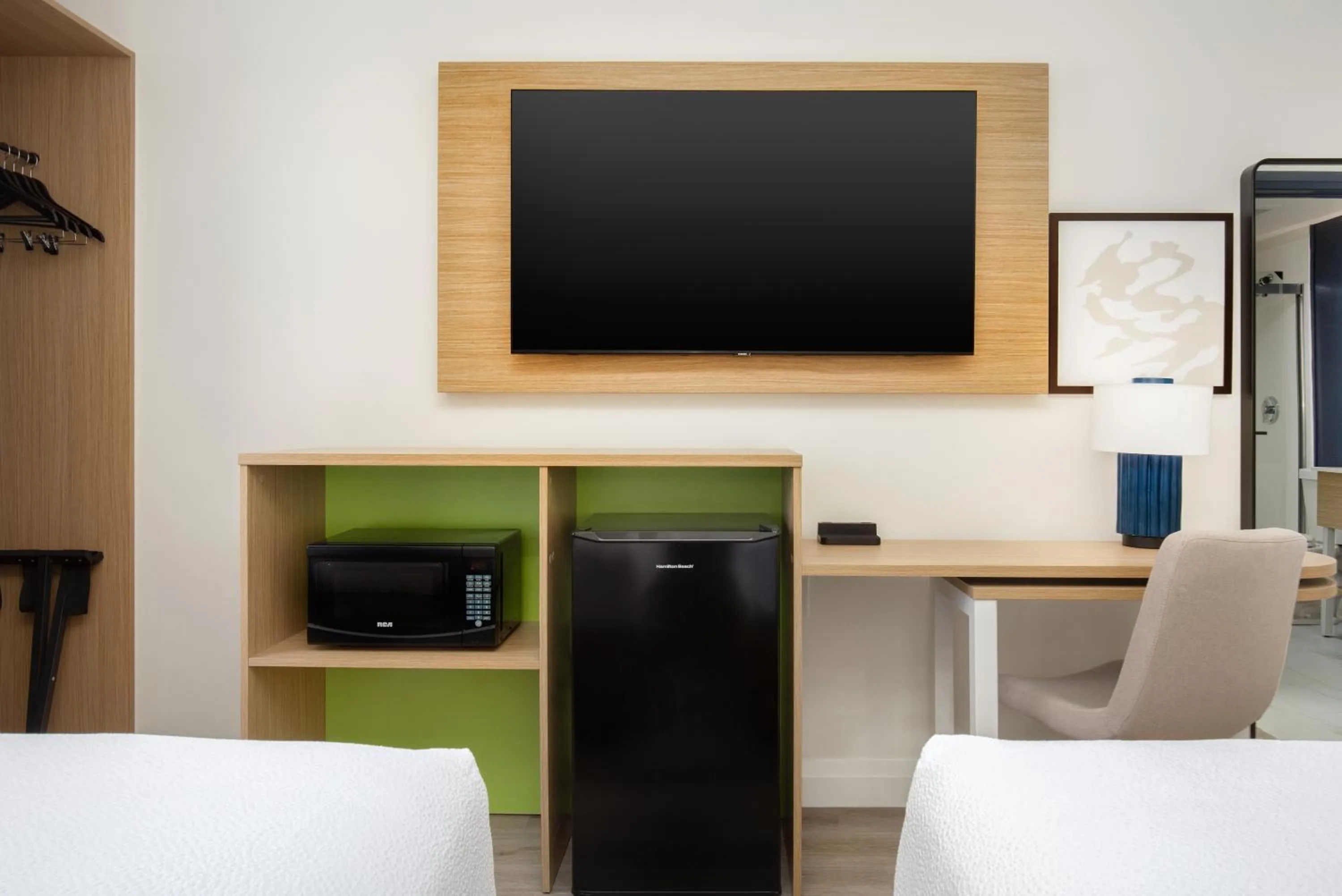 TV and multimedia, Bed in Spark by Hilton Brockville