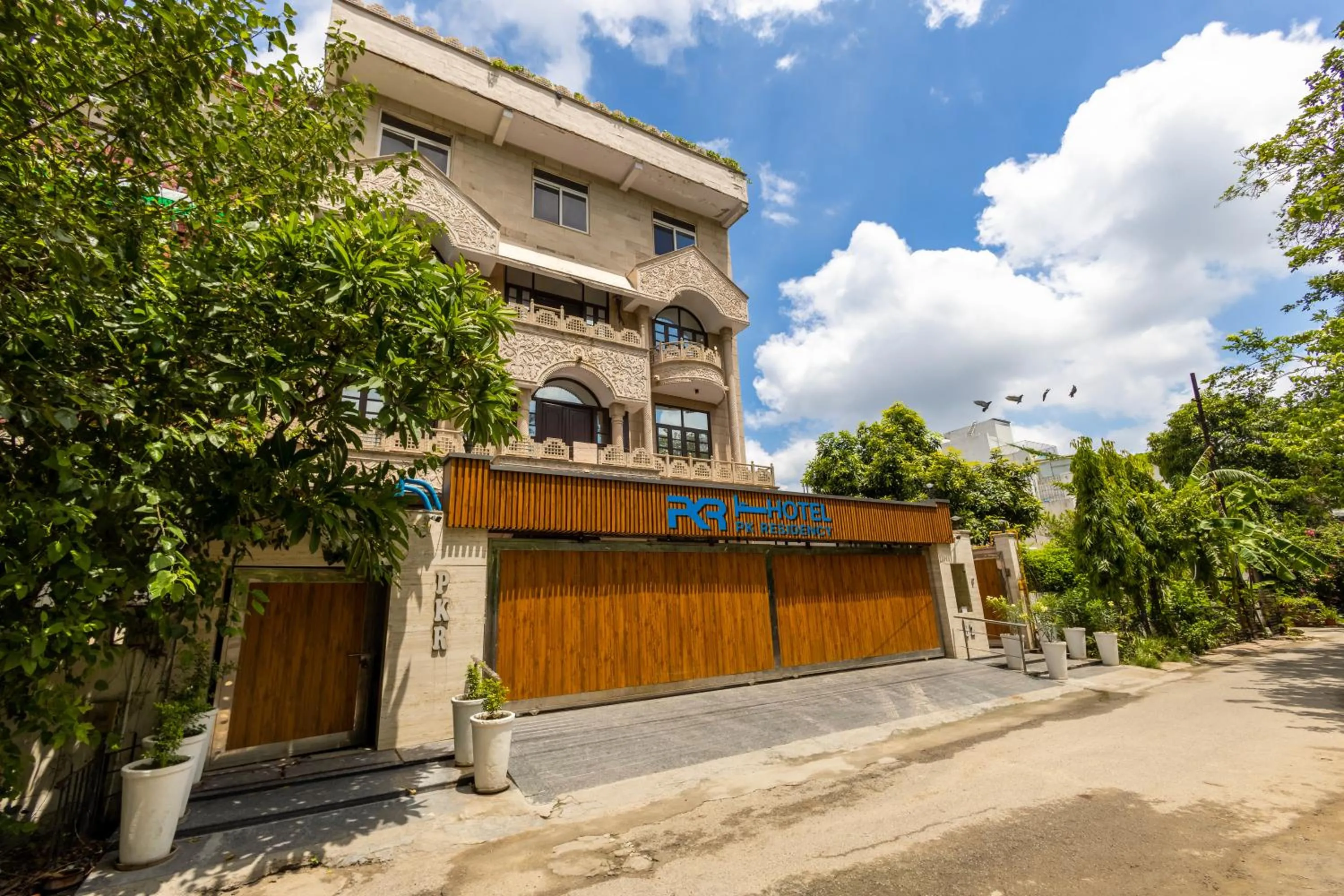 Property building in Hotel PK Residency Sector 18 Noida