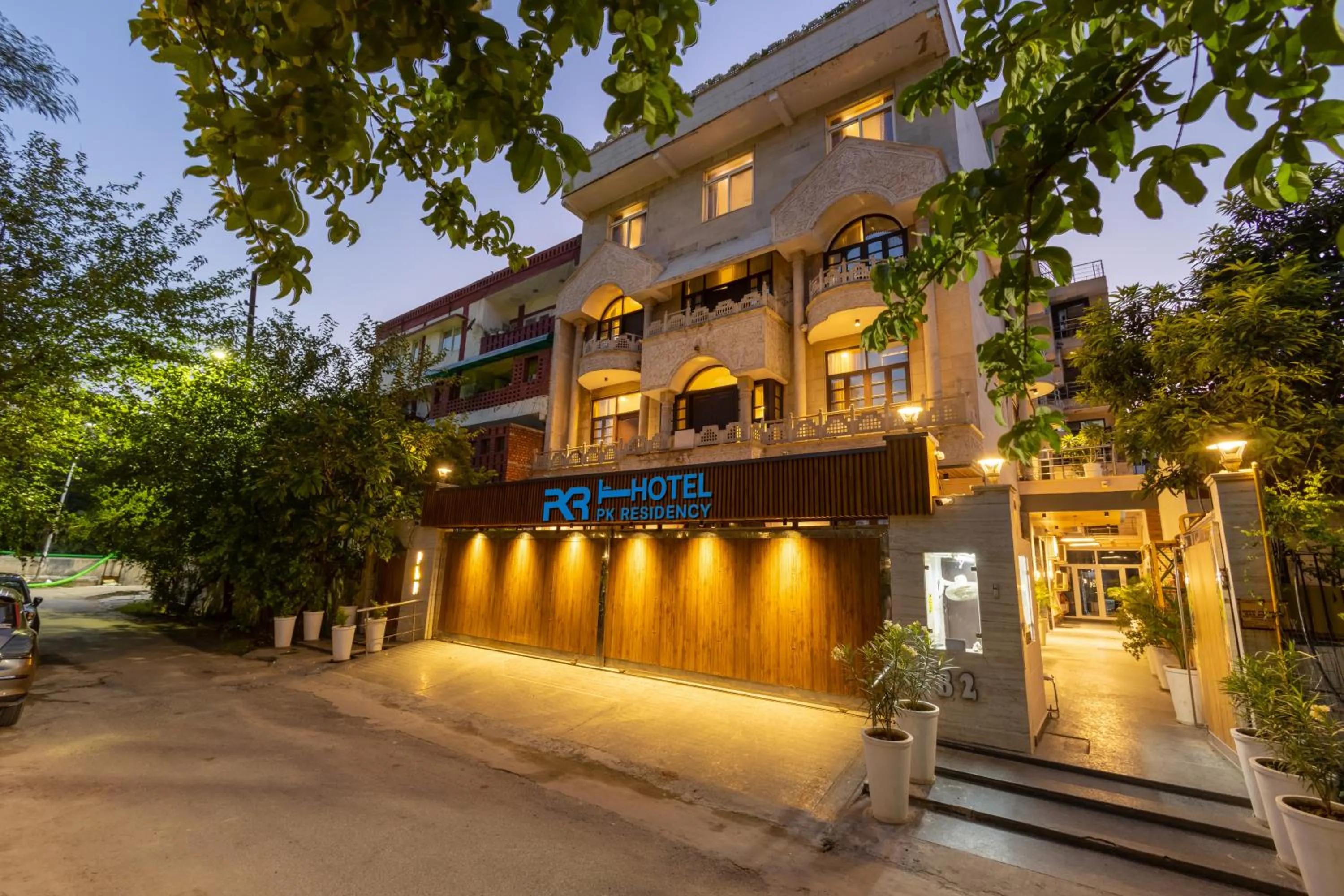 Property building in Hotel PK Residency Sector 18 Noida