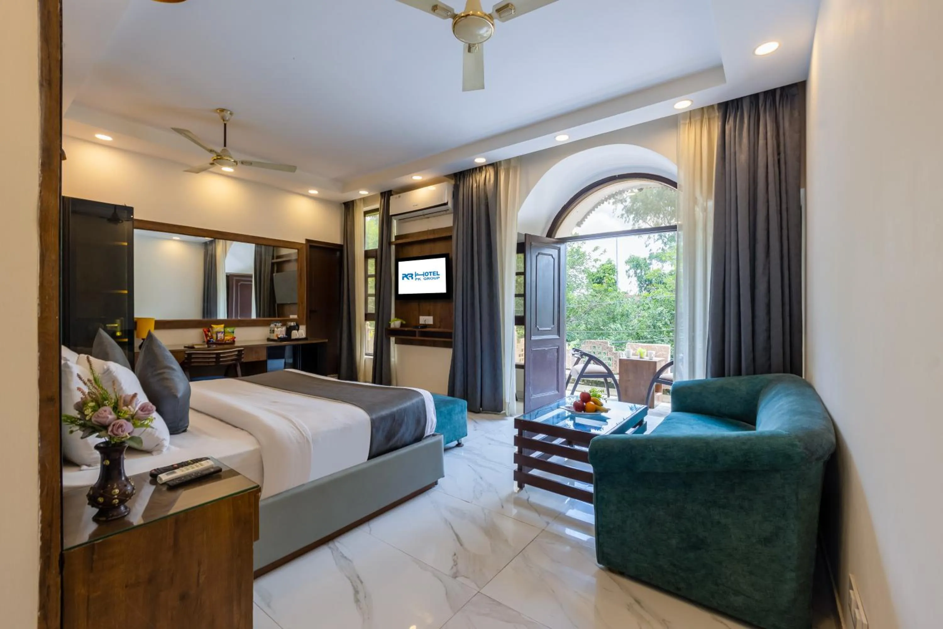 Bed in Hotel PK Residency Sector 18 Noida