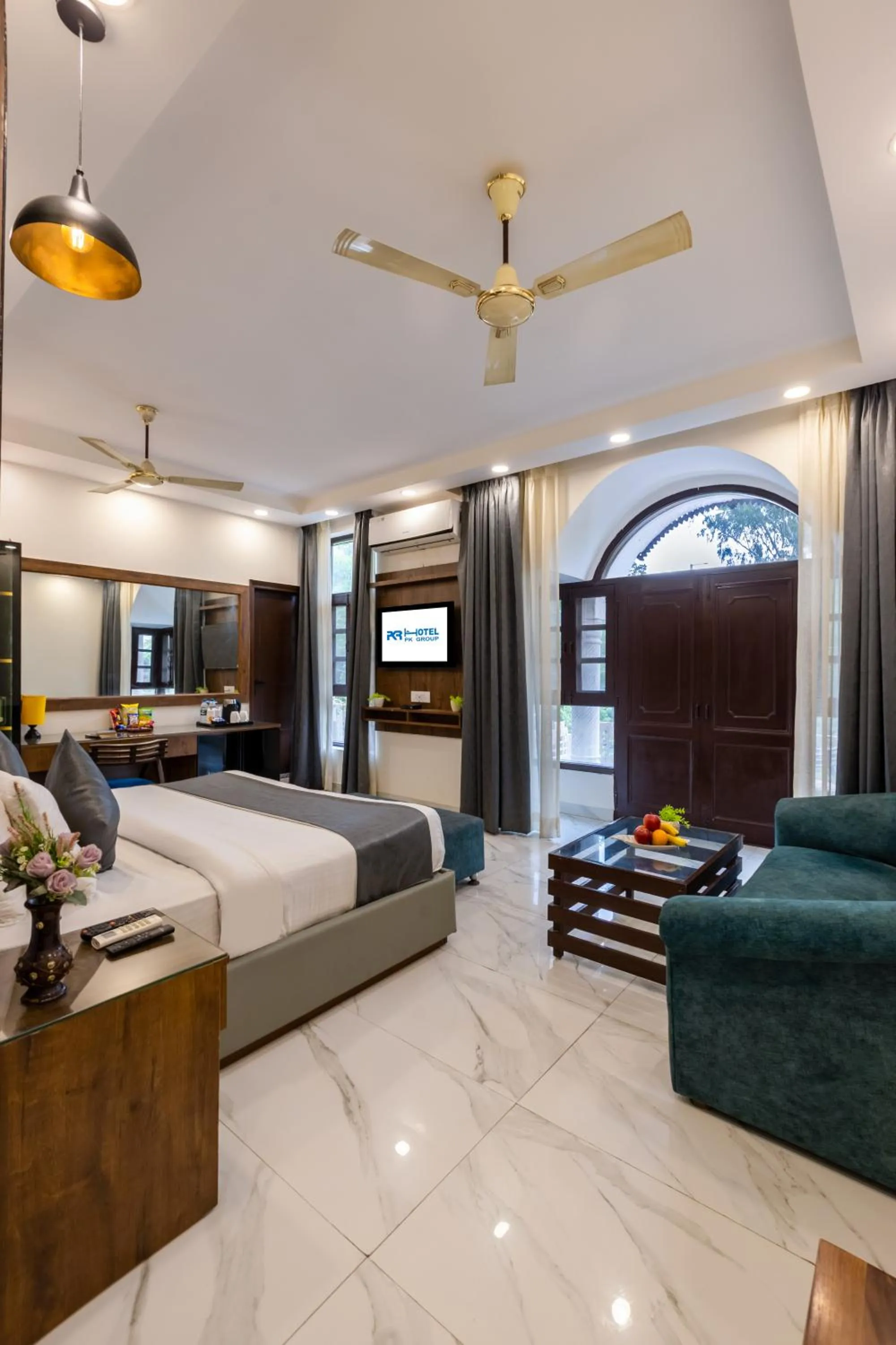 Bed in Hotel PK Residency Sector 18 Noida