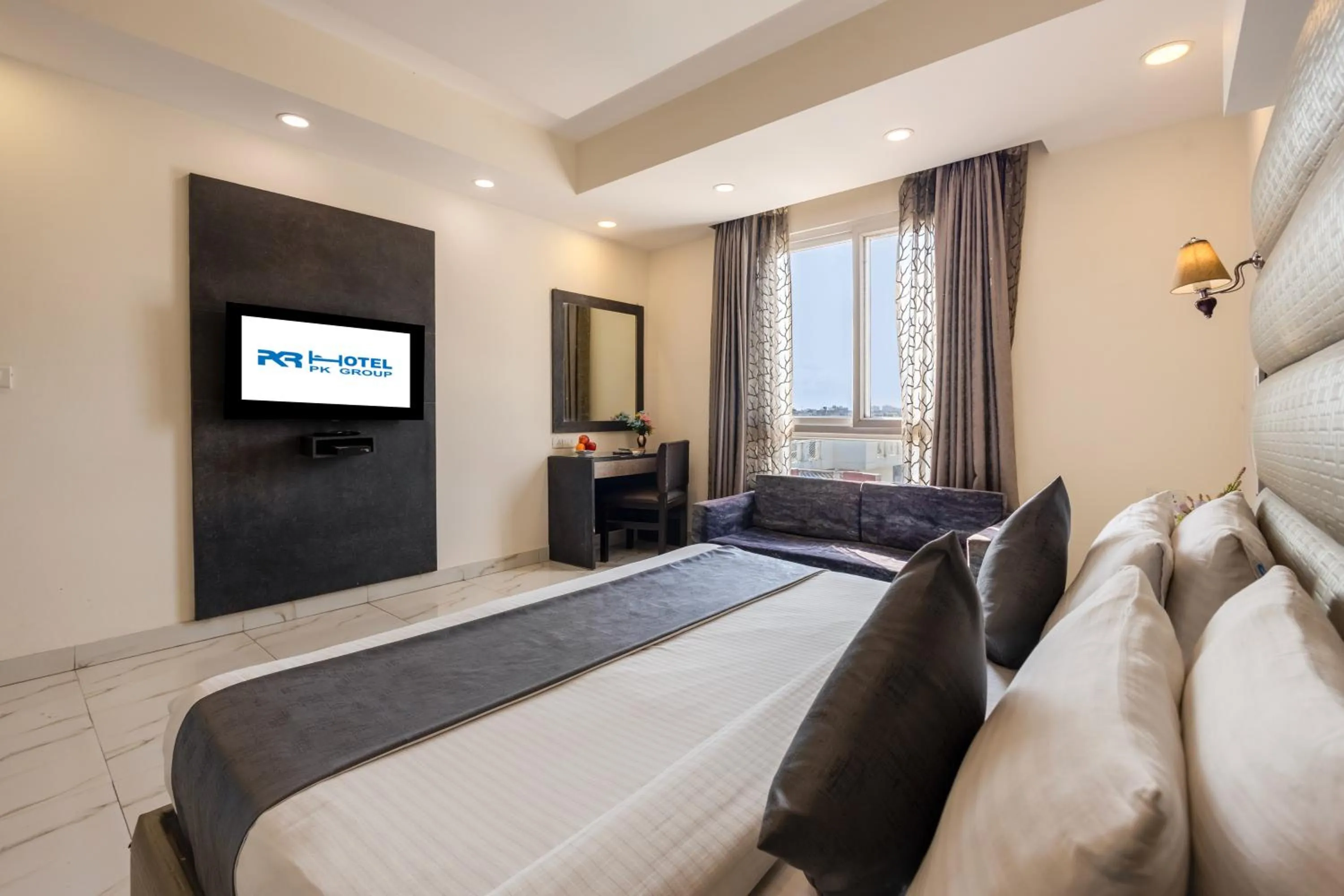 Bed in Hotel PK Residency Sector 18 Noida