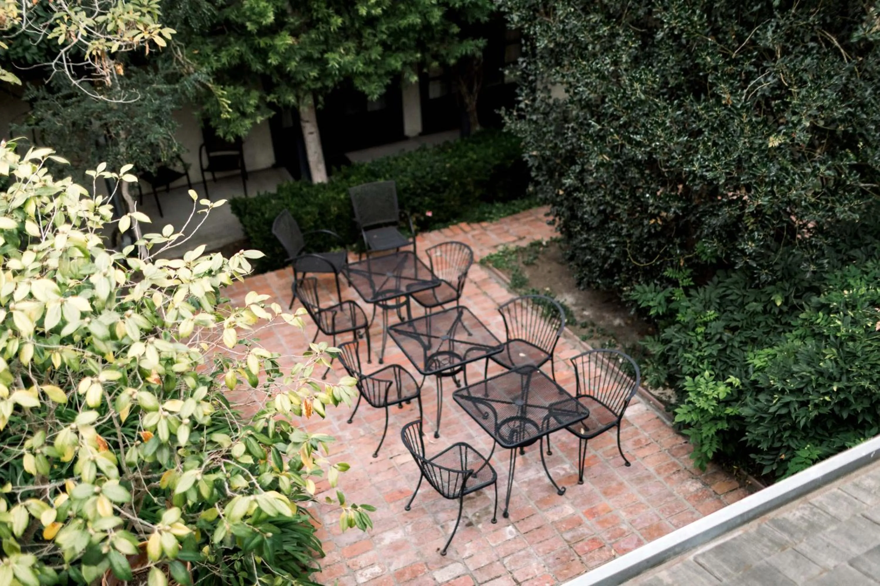 Inner courtyard view in Merritt House Hotel