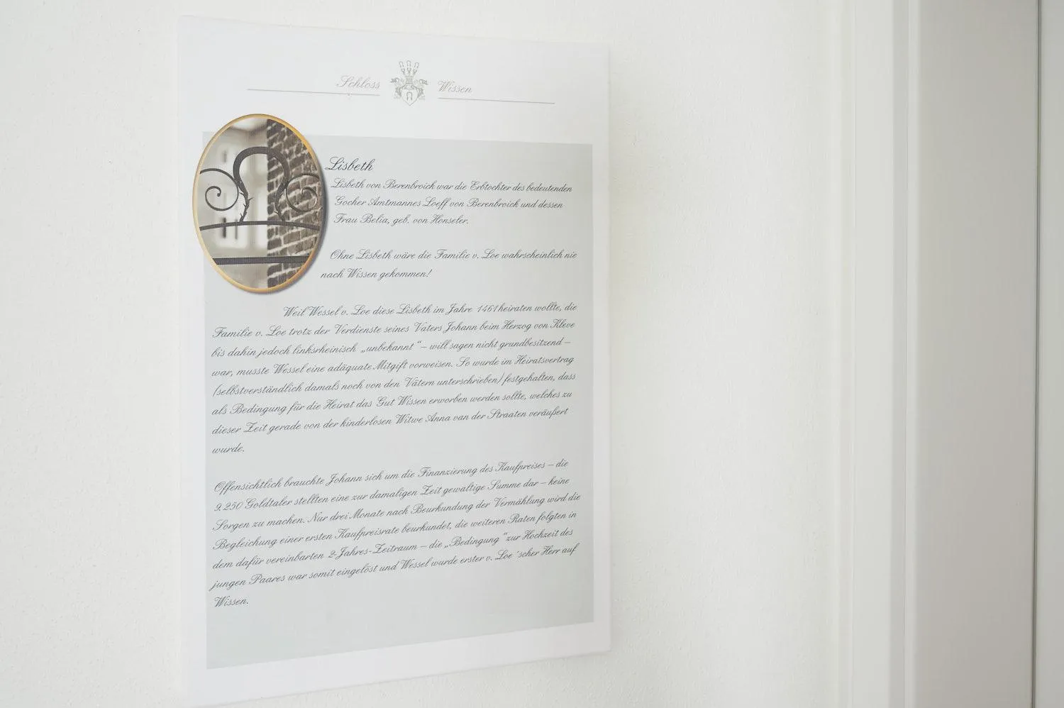 Text overlay in Schloss Wissen