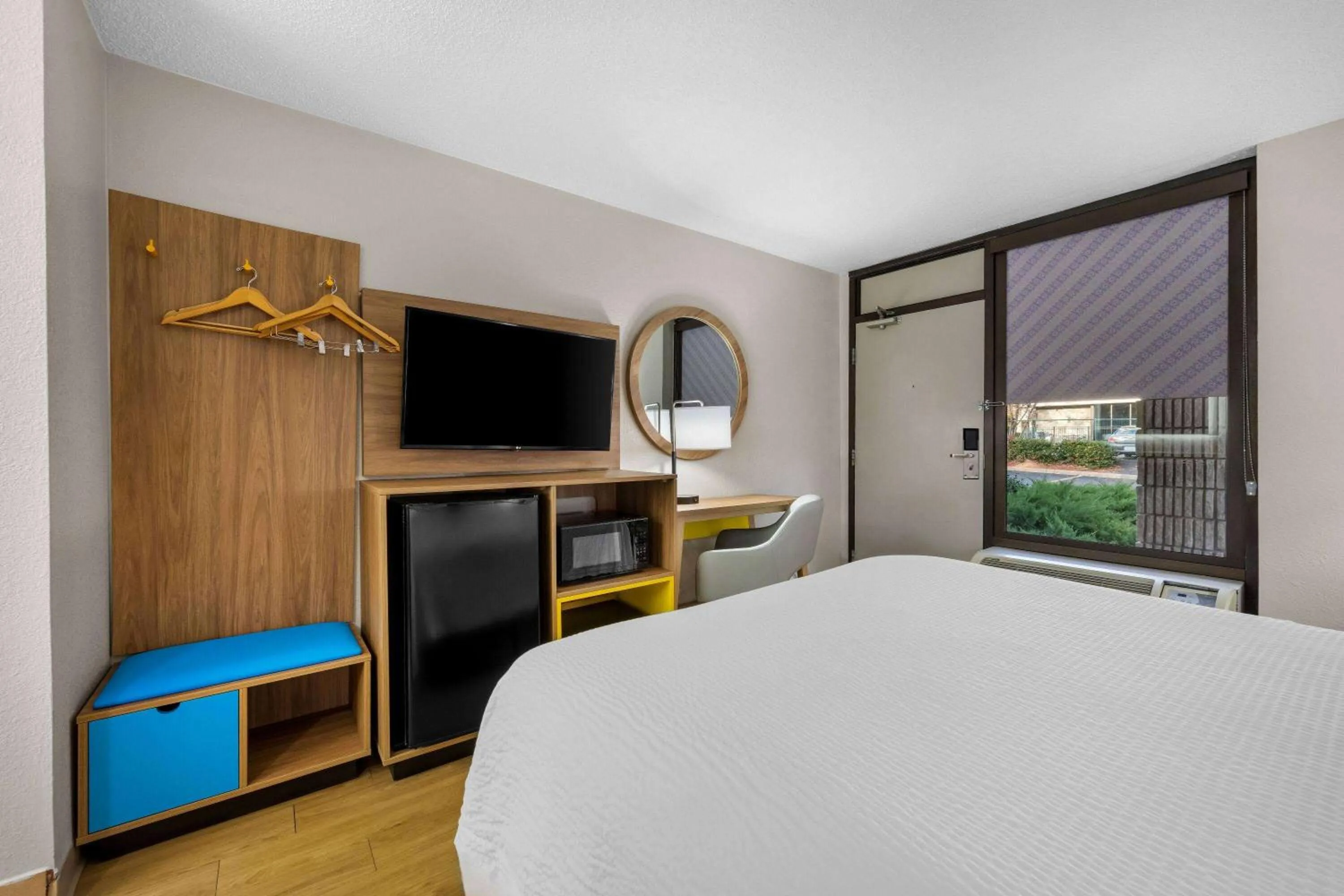 Bed in Days Inn by Wyndham Raleigh Midtown