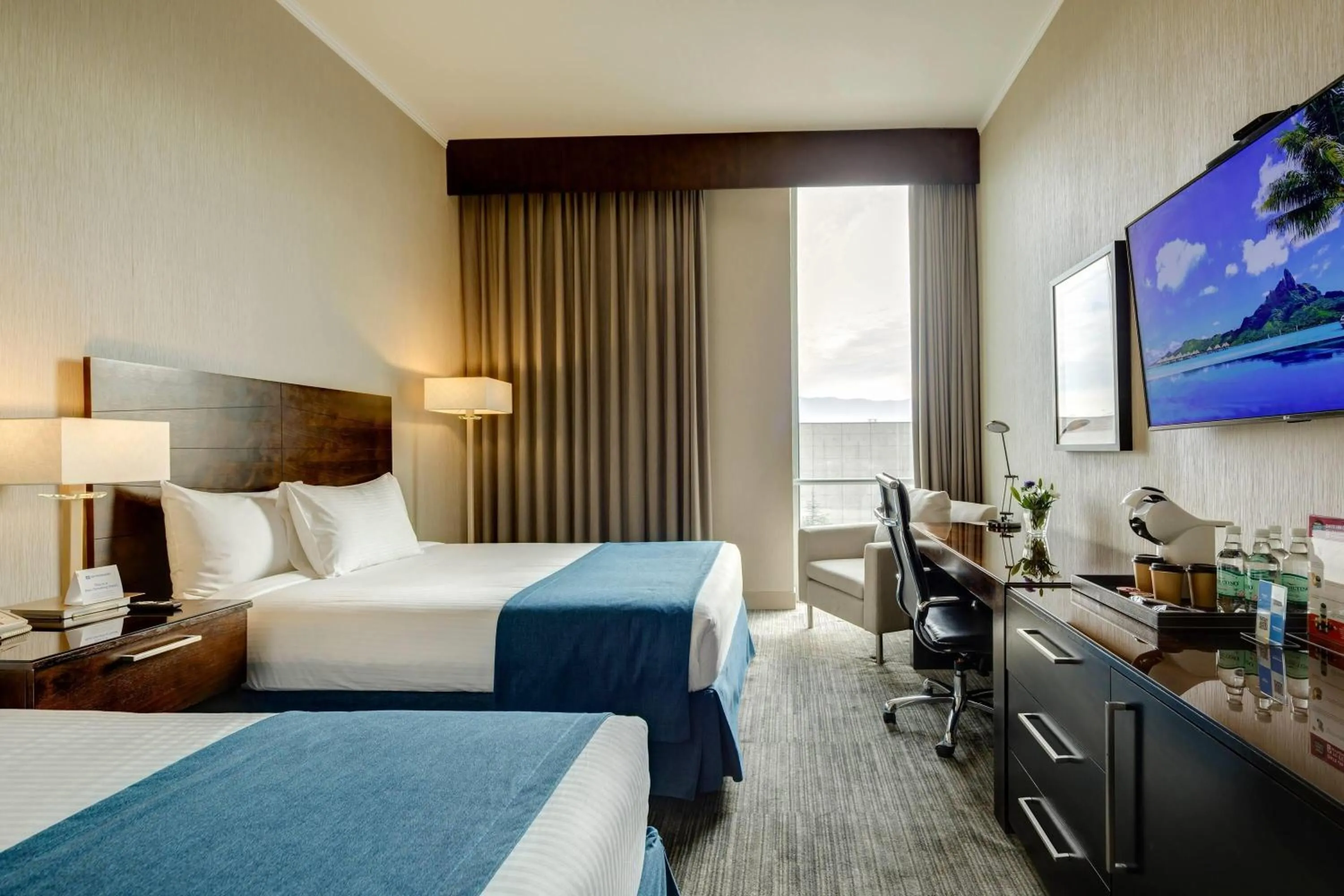 Photo of the whole room, Bed in Wyndham Santiago Aeropuerto