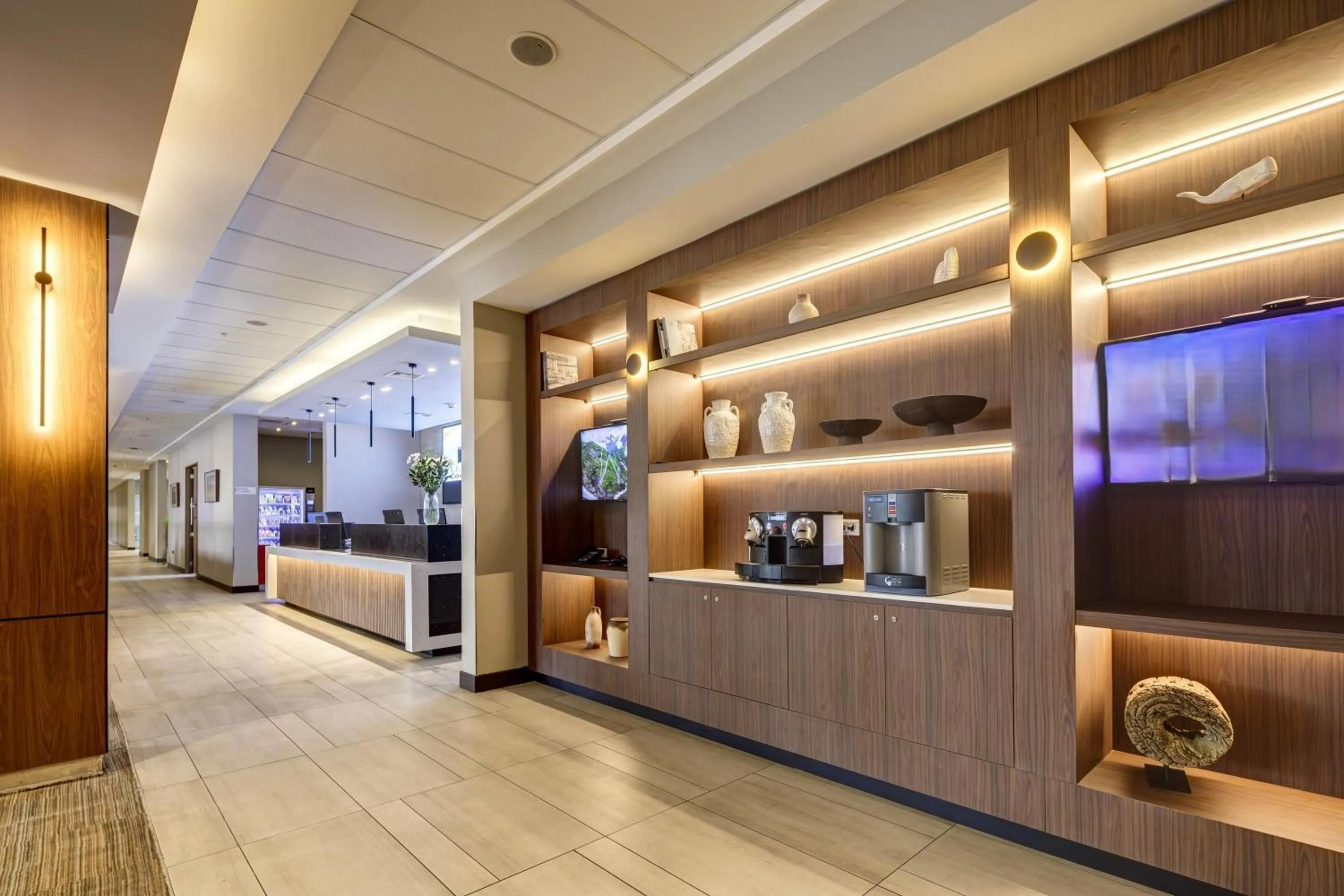 Lobby or reception in Wyndham Santiago Aeropuerto