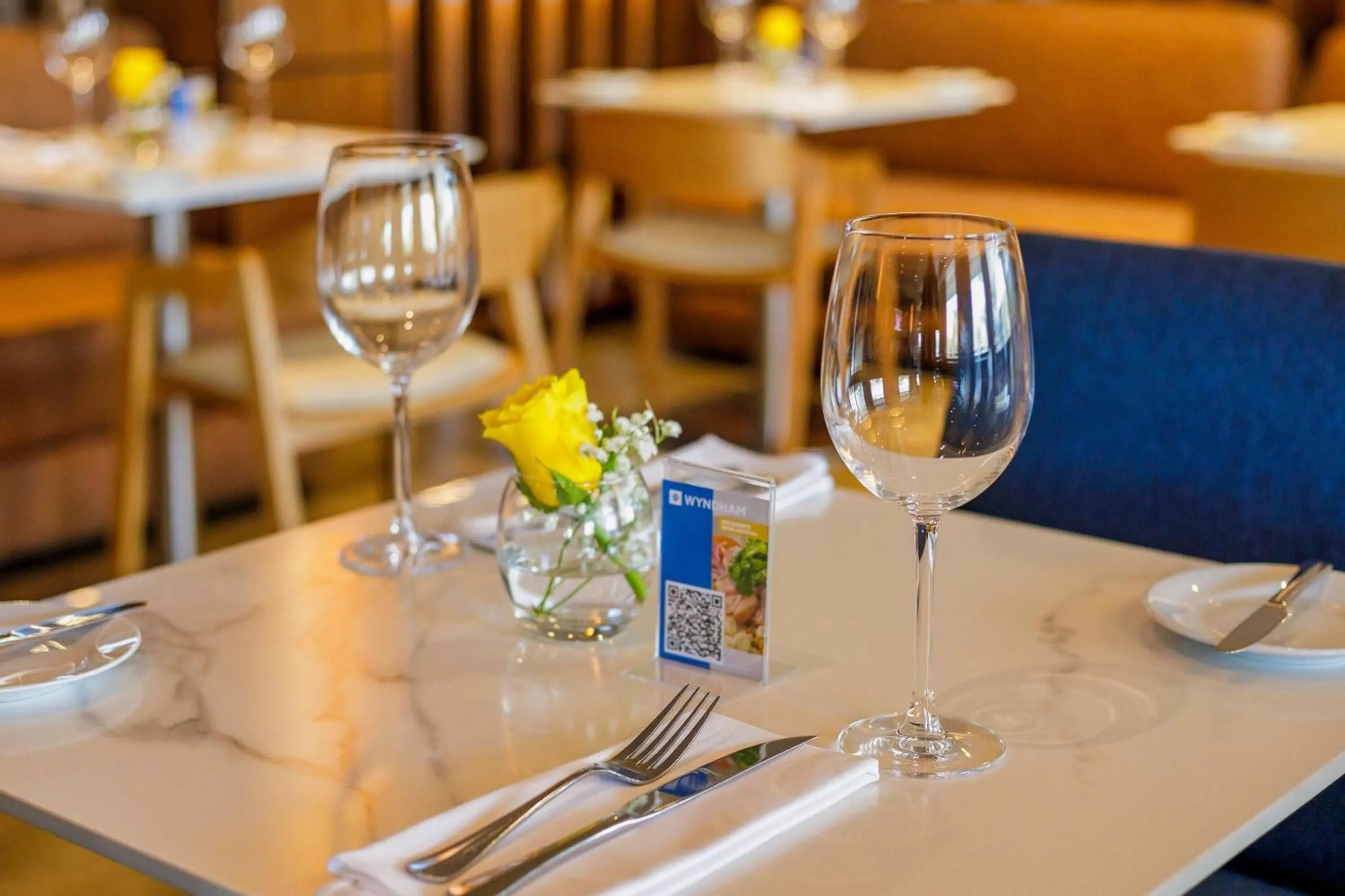 Restaurant/places to eat in Wyndham Santiago Aeropuerto