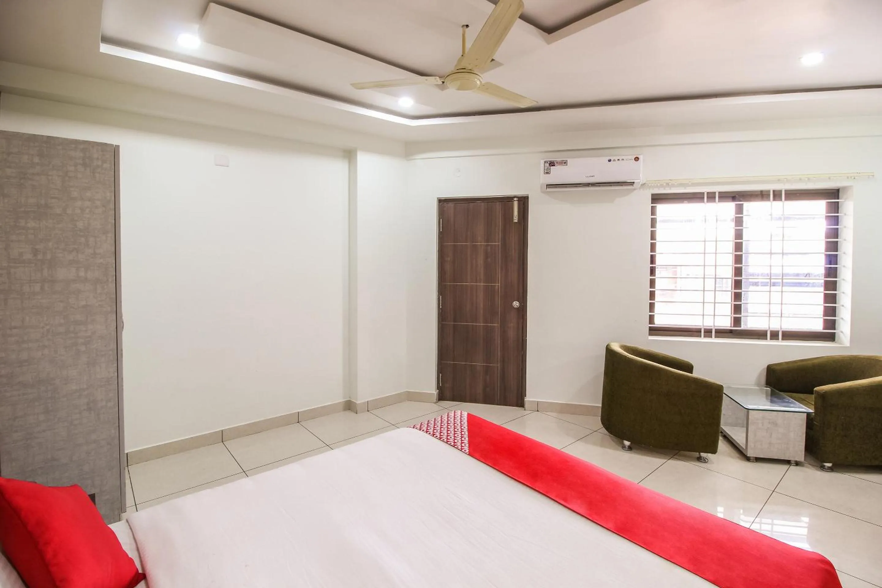 Bedroom, Bed in Hotel O Eagle Fantasy