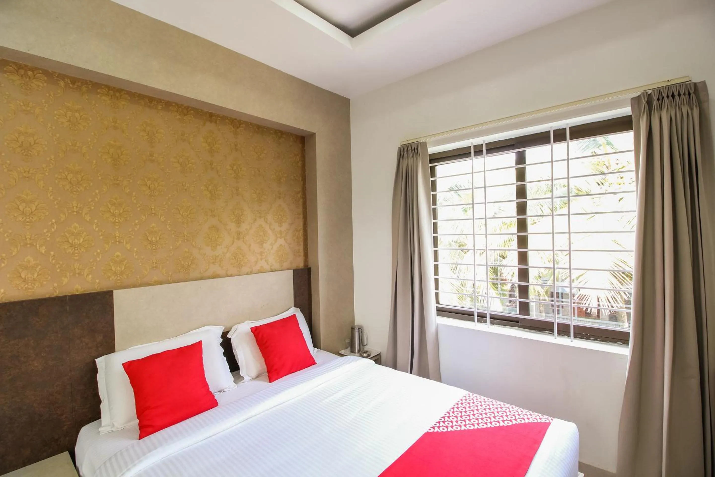 Bedroom, Bed in Hotel O Eagle Fantasy