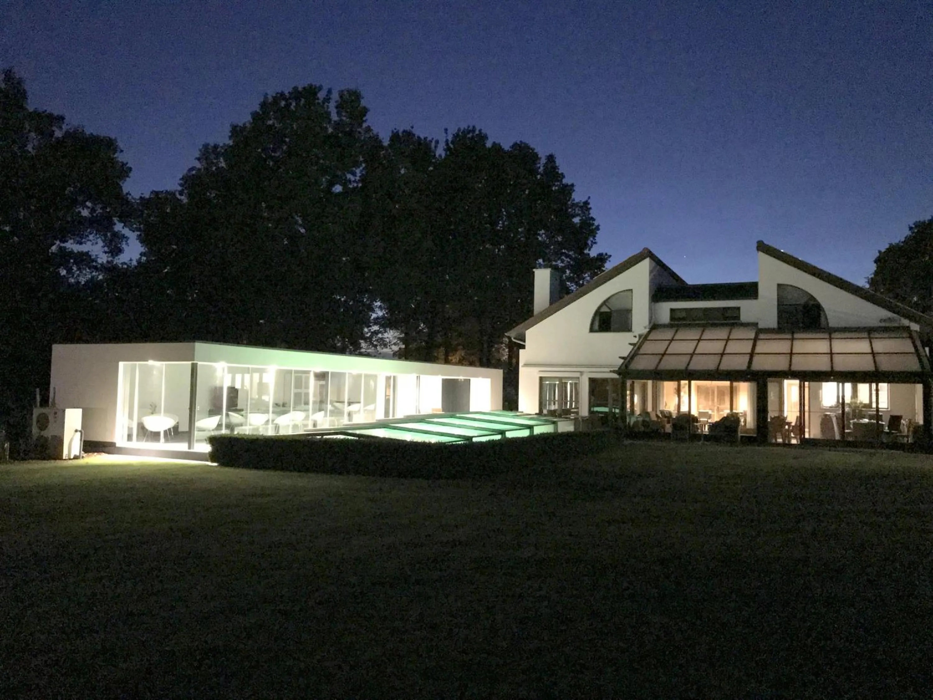 Communal lounge/ TV room in Alury B&B