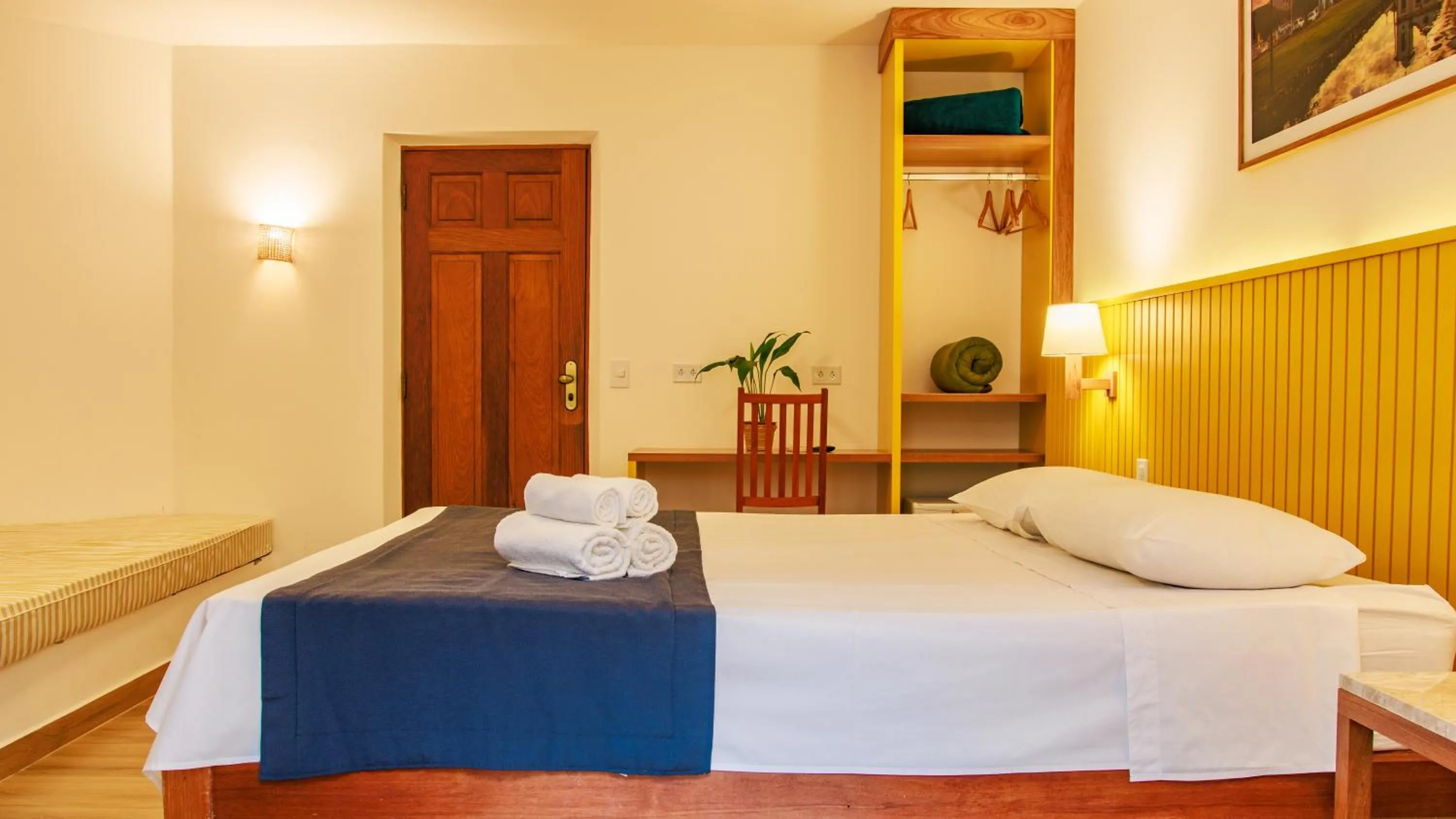 Bed in Pousada Valhacouto