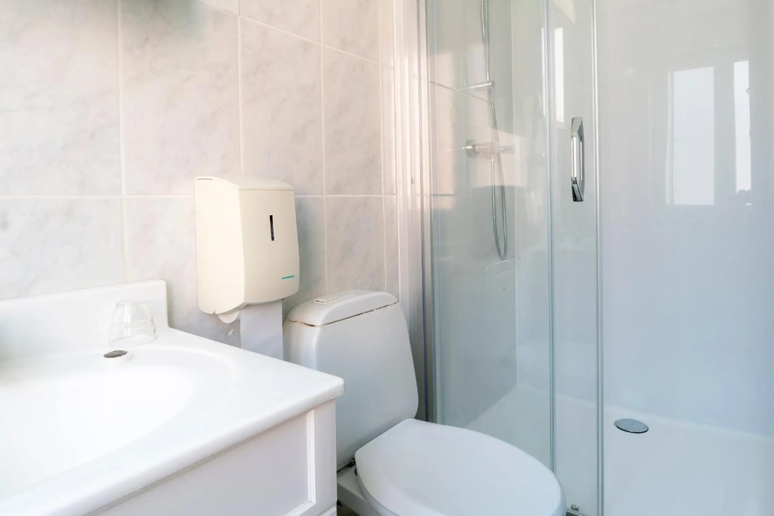 Twin Room with Bathroom in Flandria Hotel Gent Centrum Twin Room with Bathroom in Flandria Hotel Gent Centrum