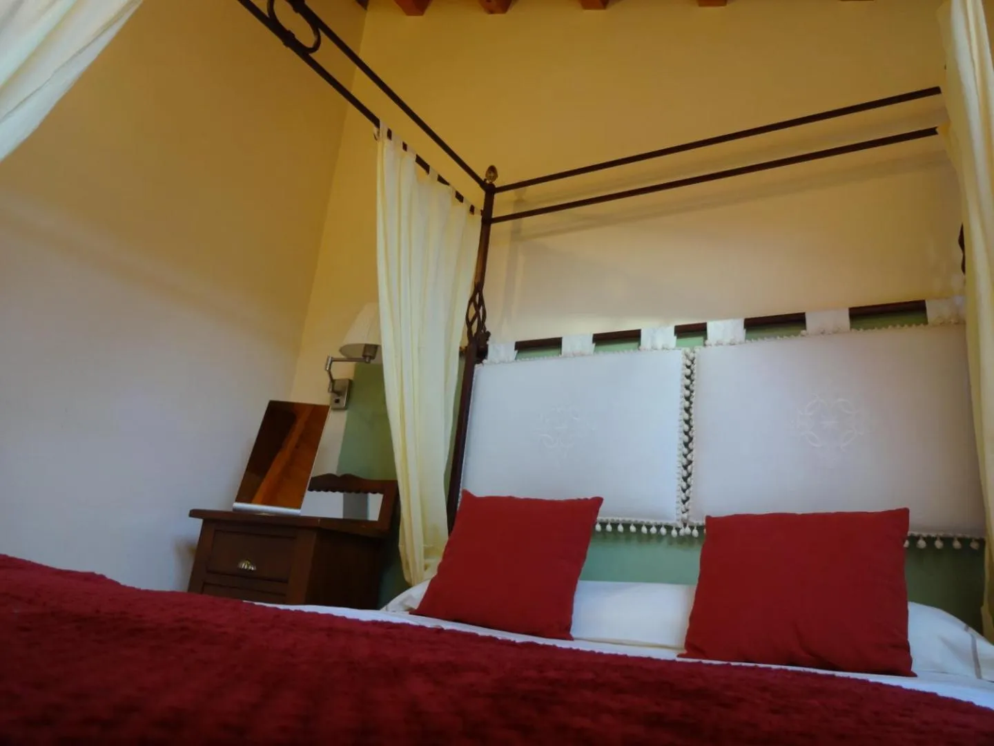 Bed in Hotel Rural Cayetana