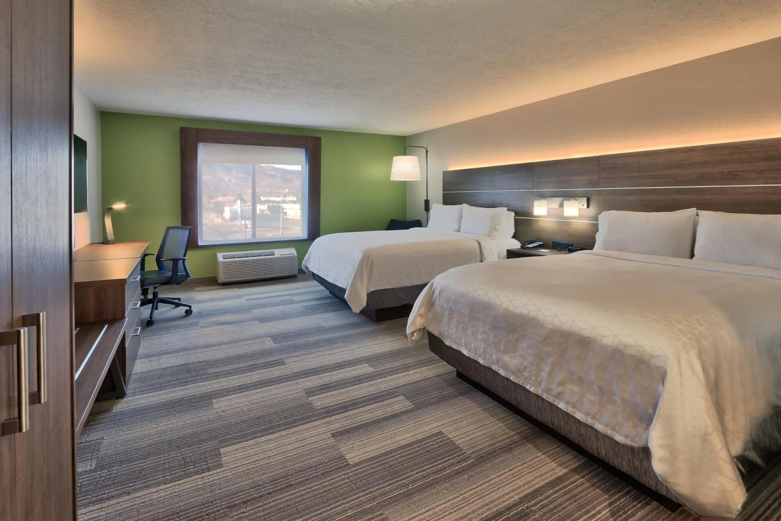 Photo of the whole room, Bed in Holiday Inn Express Socorro by IHG