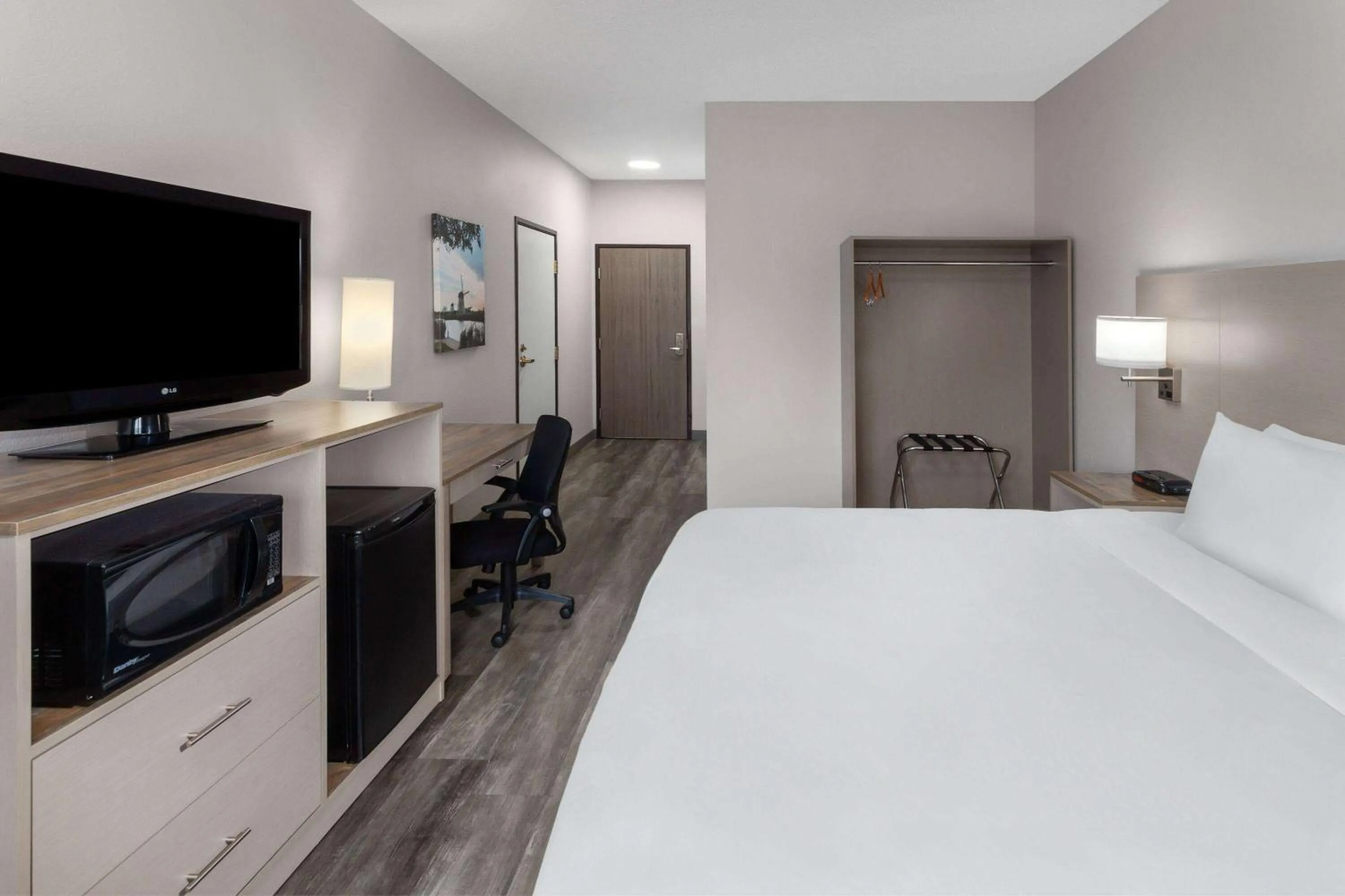 Photo of the whole room, Bed in Links Bos Landen Hotel & Spa of Pella, Trademark by Wyndham