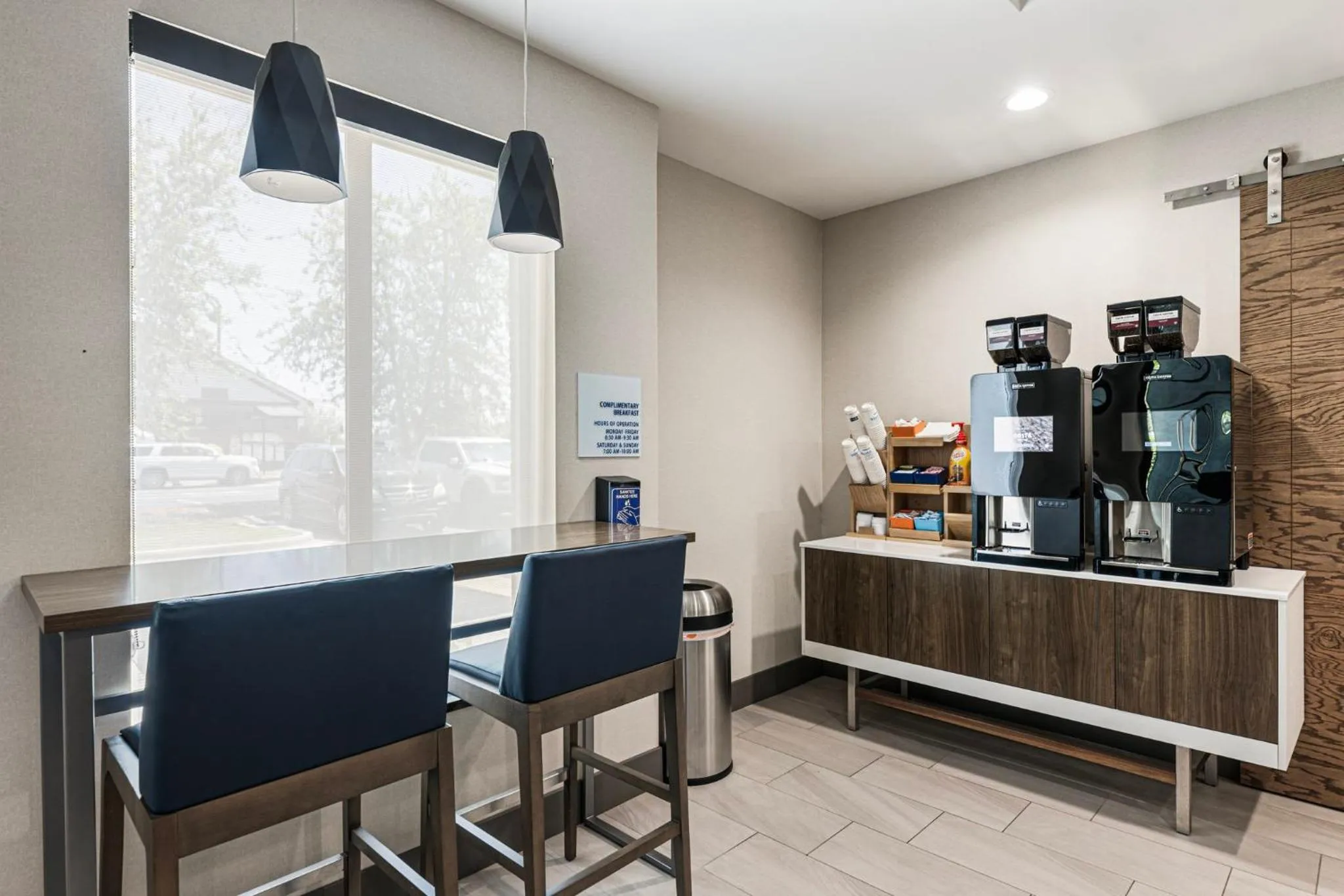 Breakfast in Holiday Inn Express & Suites Buford NE - Lake Lanier by IHG