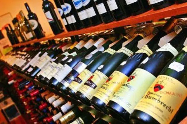 Alcoholic drinks in Kacy's Bargara Beach Motel