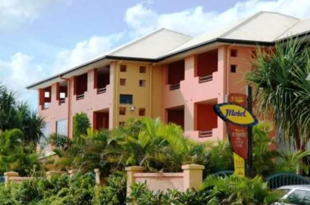 Property building in Kacy's Bargara Beach Motel