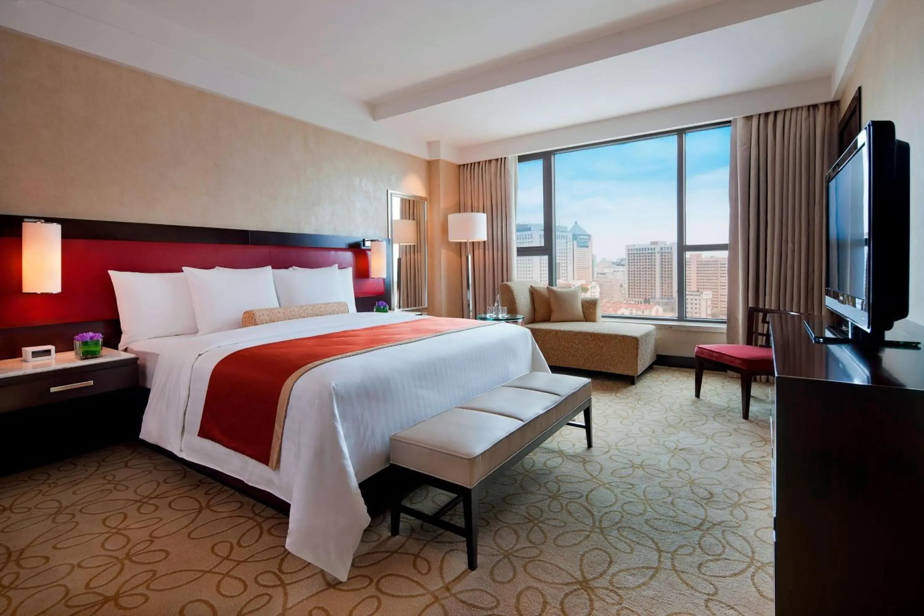 Deluxe King Room, Guest room, 1 King, City view - single occupancy in Courtyard by Marriott Hangzhou Wulin Deluxe King Room, Guest room, 1 King, City view - single occupancy in Courtyard by Marriott Hangzhou Wulin
