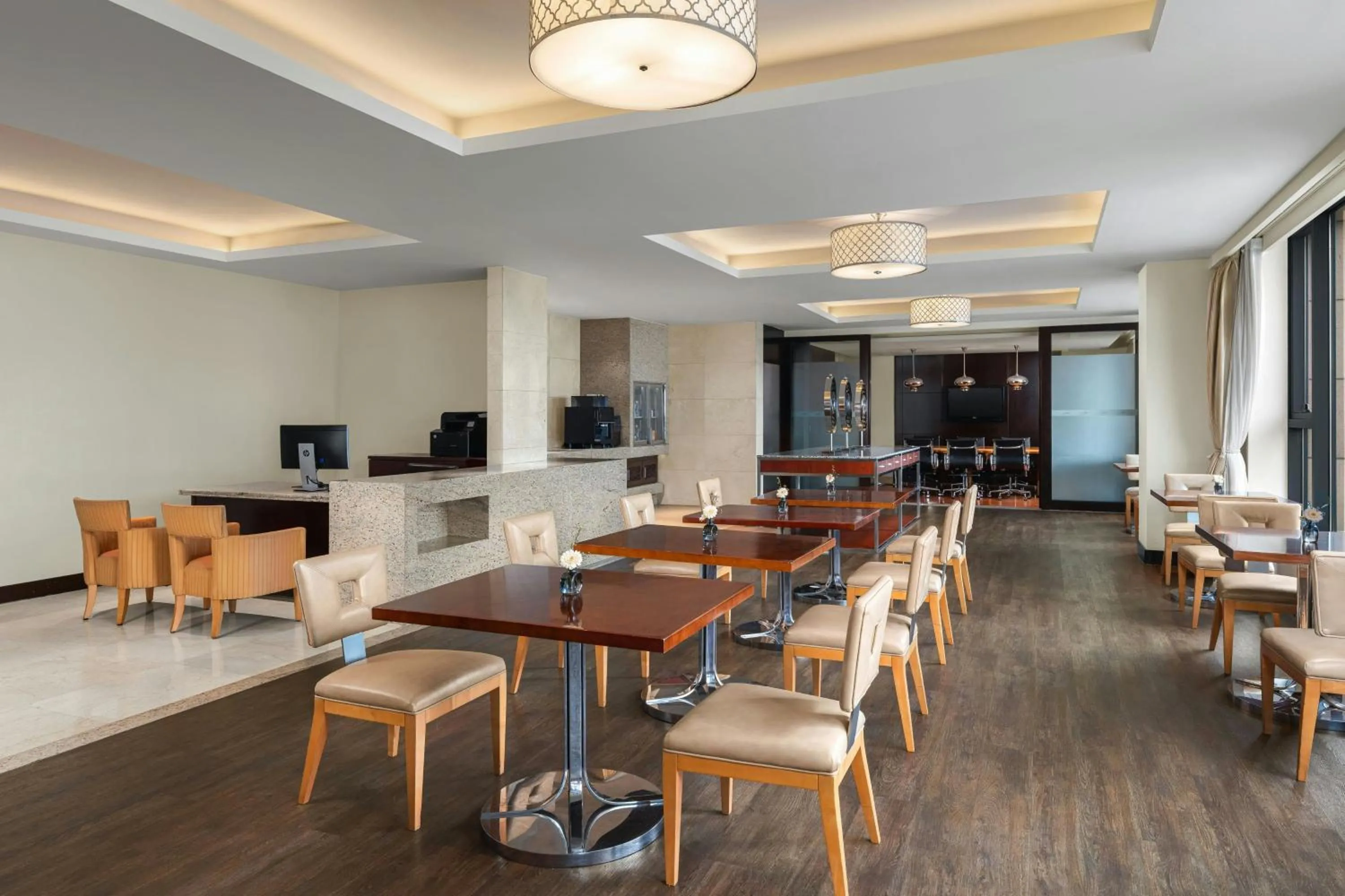 Lounge or bar in Courtyard by Marriott Hangzhou Wulin