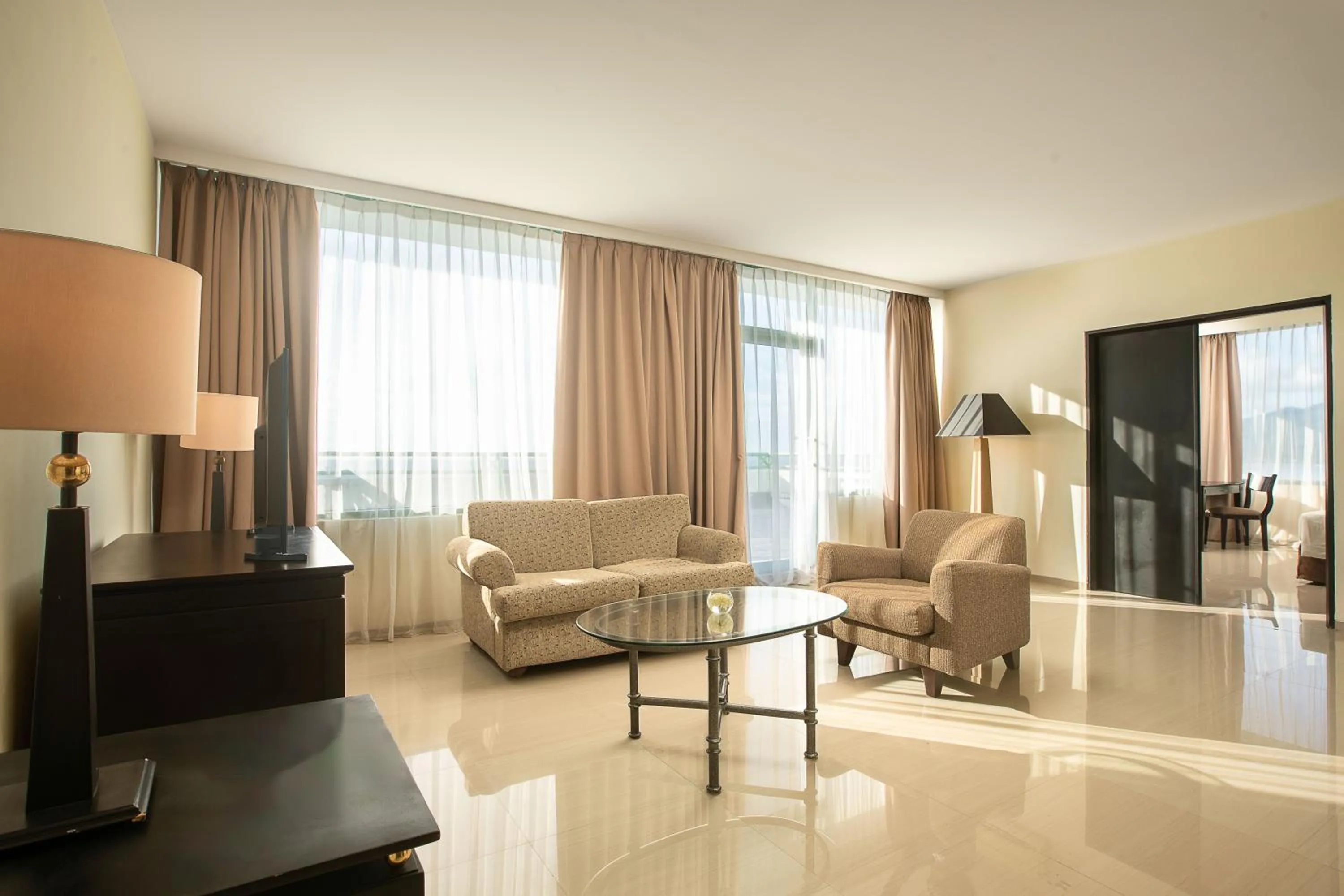 Living room in Aryaduta Manado