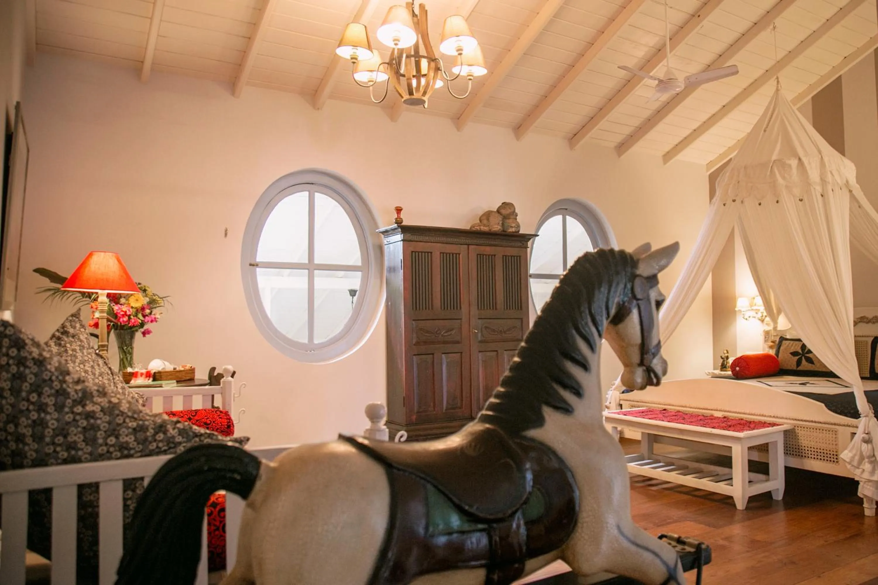 Photo of the whole room, Bed in LE JARDIN DU FORT - GALLE