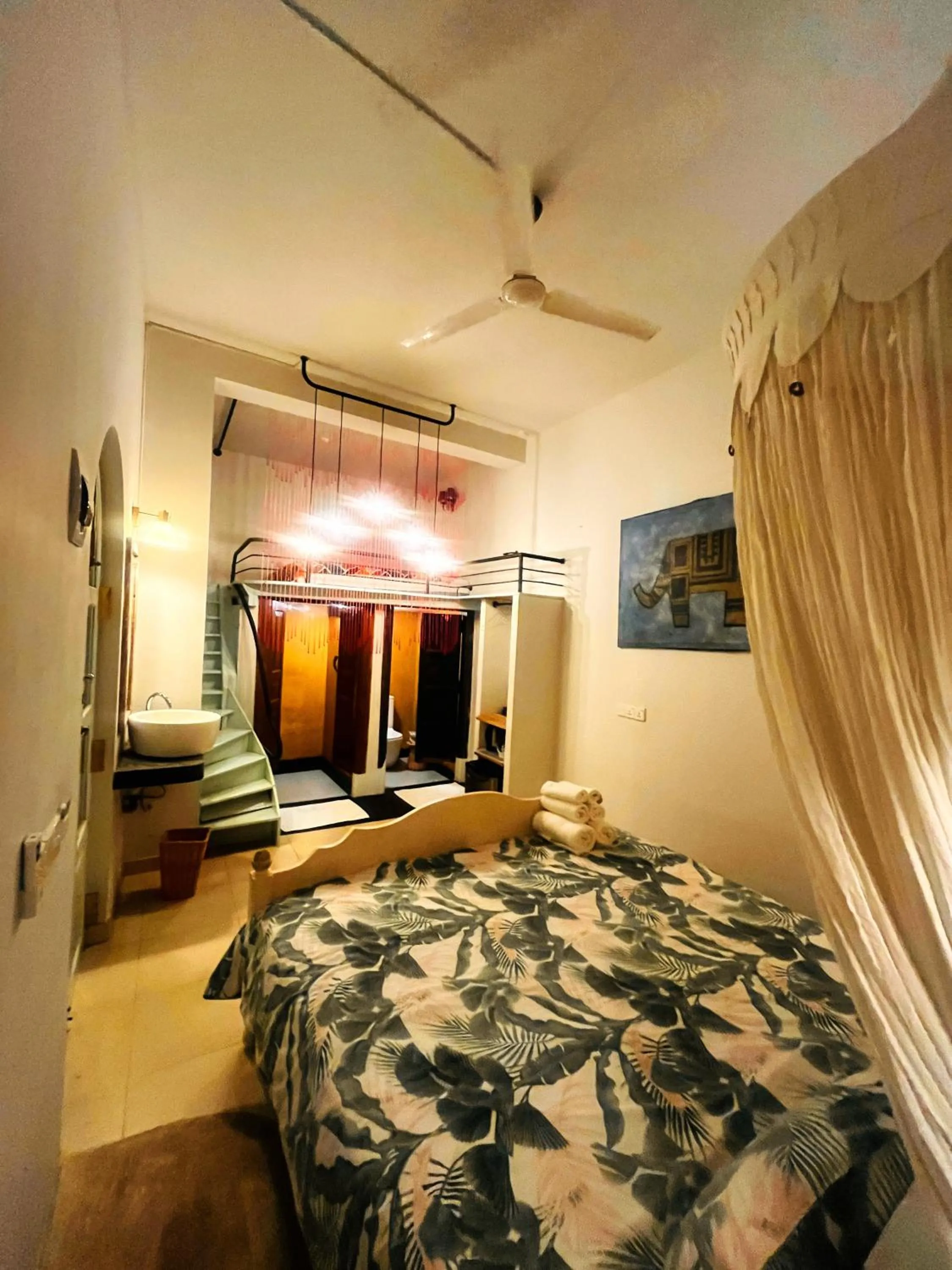 Bedroom, Bed in LE JARDIN DU FORT - GALLE