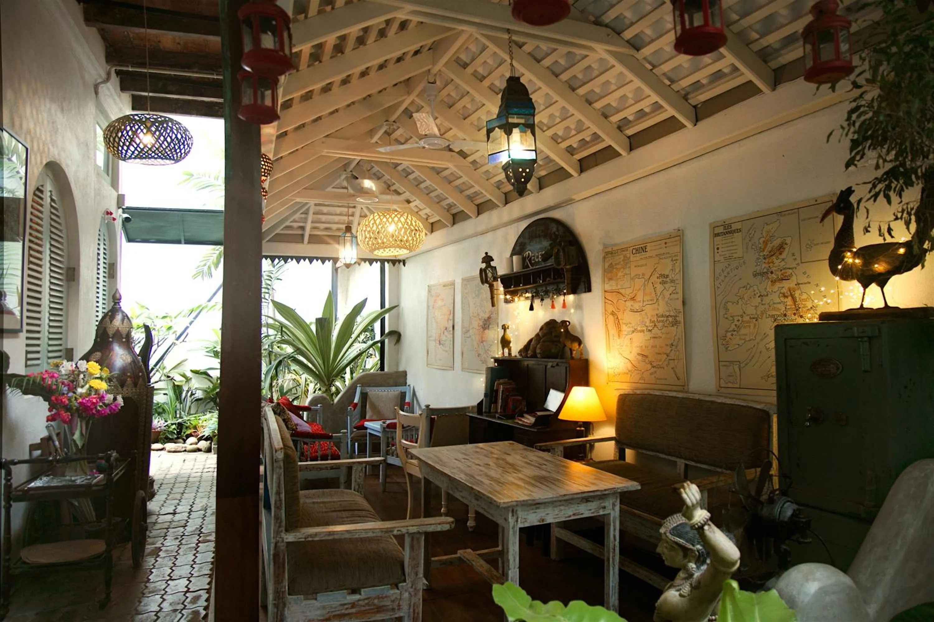 Patio in LE JARDIN DU FORT - GALLE