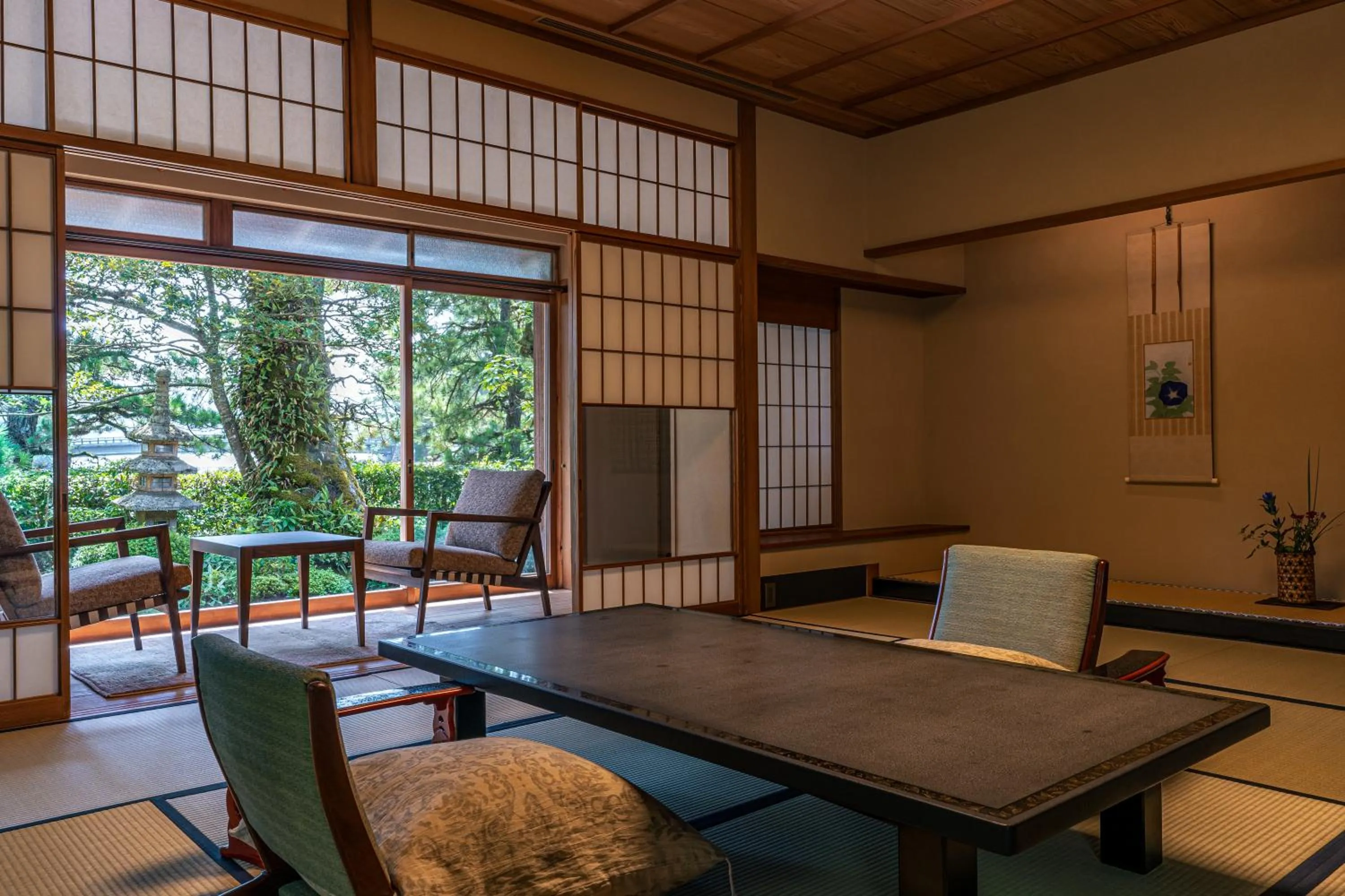 Living room in Monjusou Shourotei