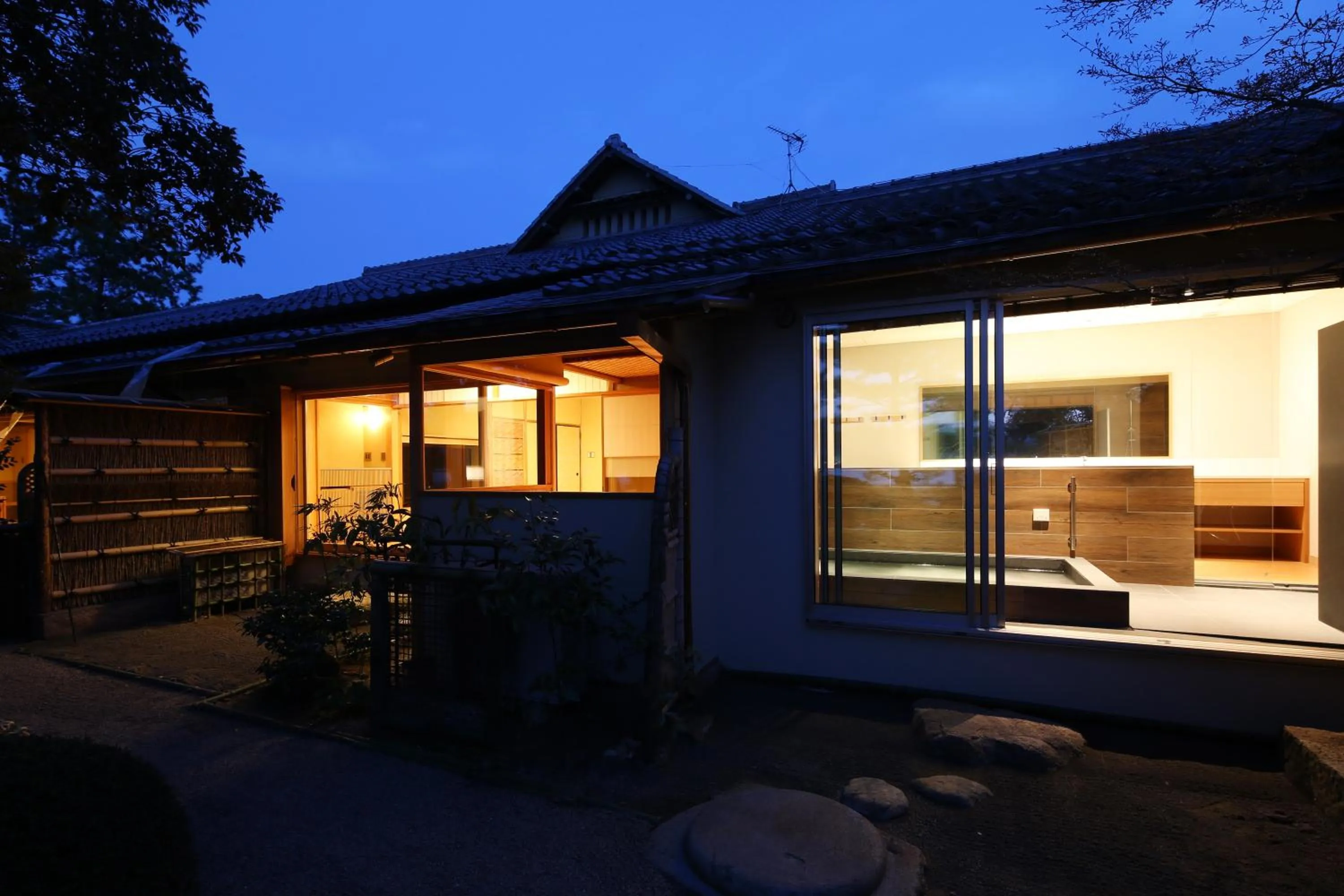 Night in Monjusou Shourotei