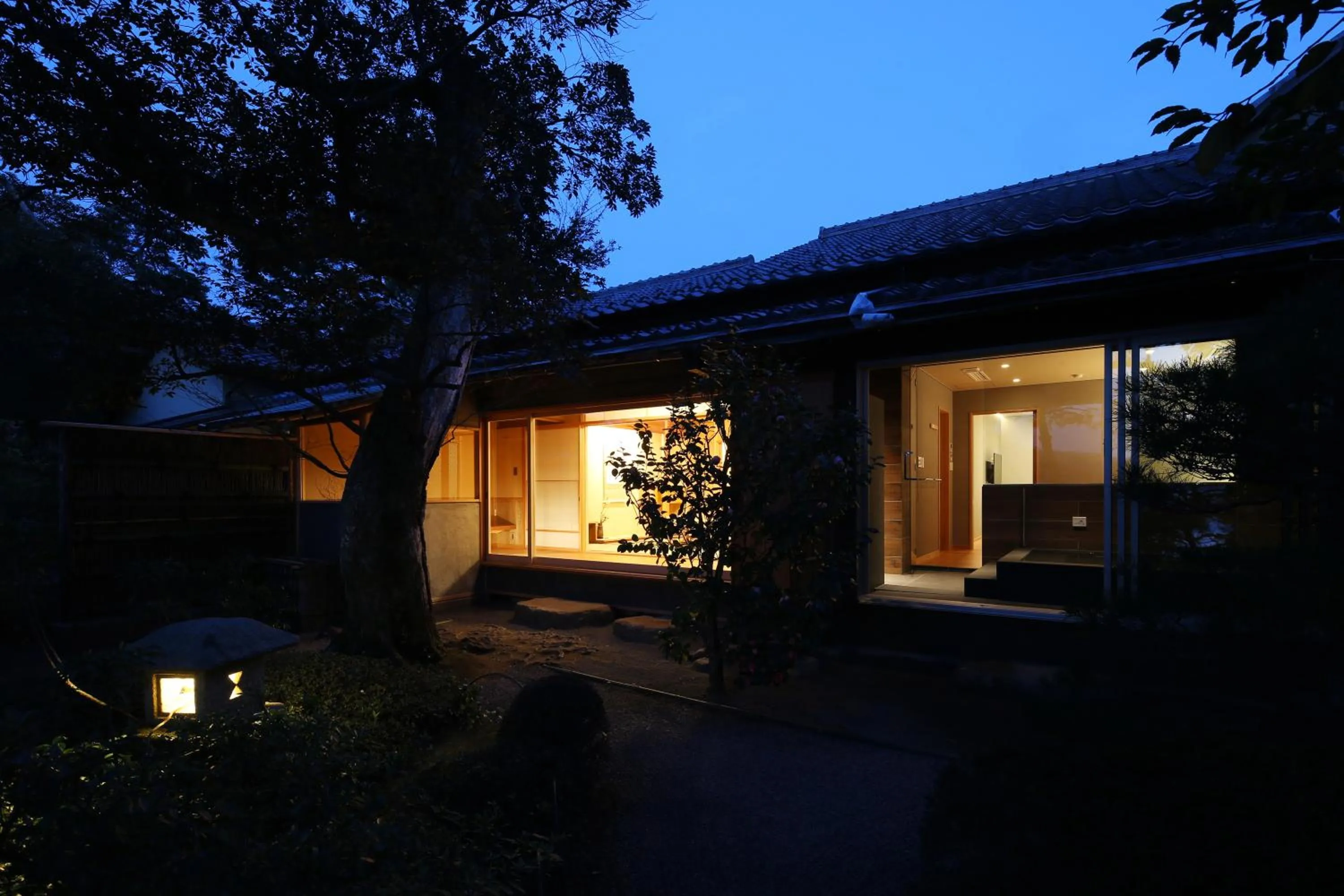 Night in Monjusou Shourotei