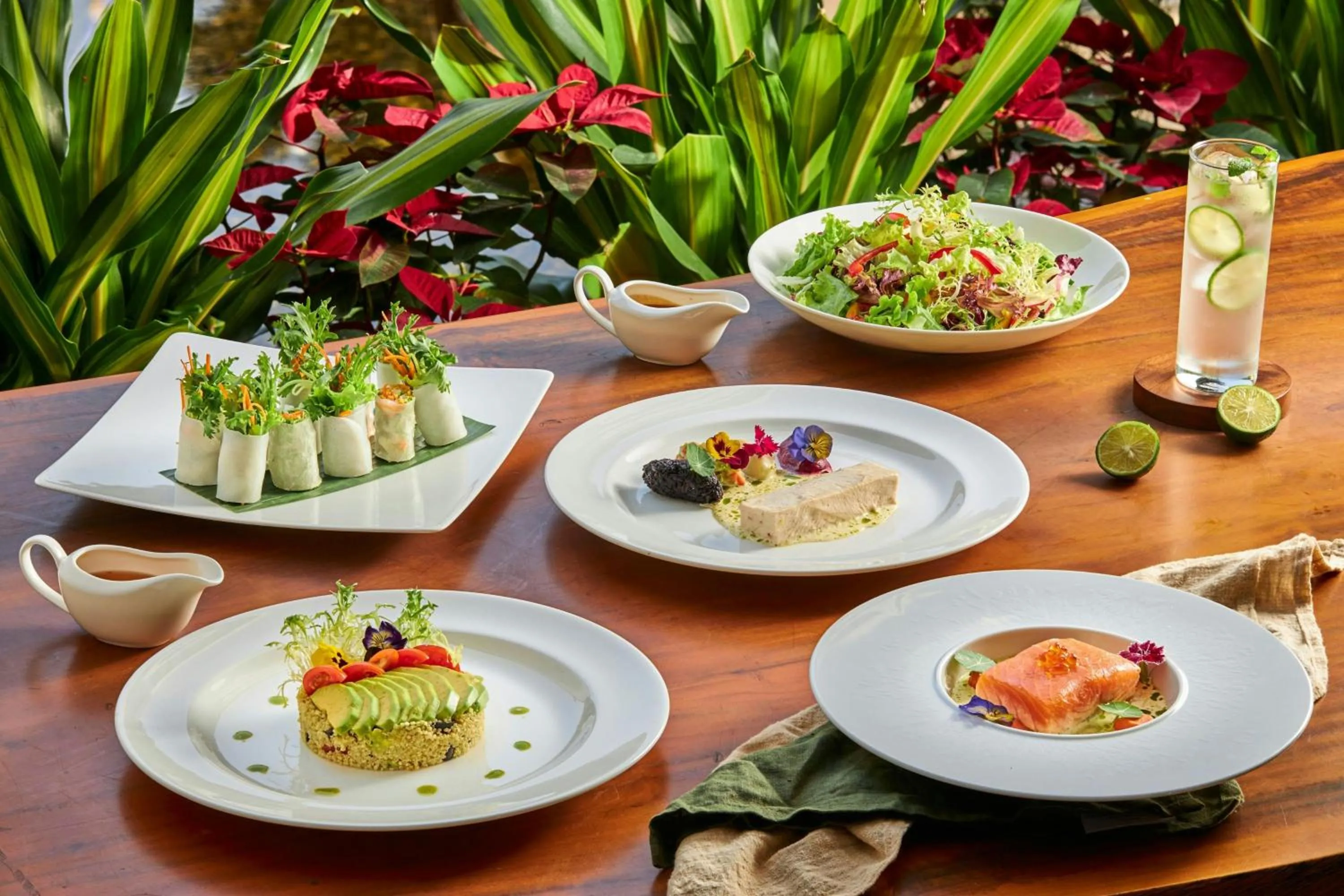 Restaurant/places to eat in Sheraton Hanoi West