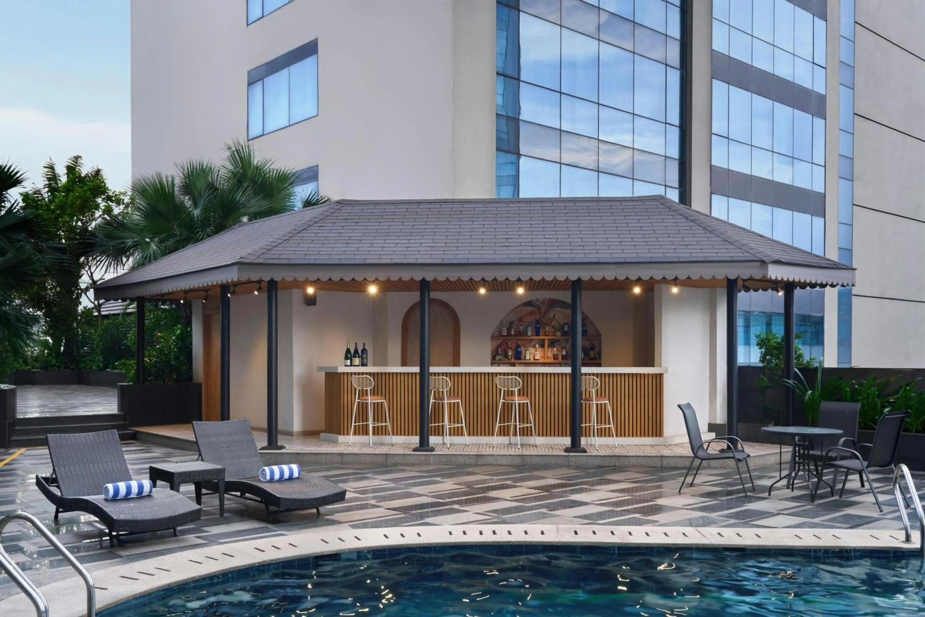 Swimming pool in Sheraton Hanoi West