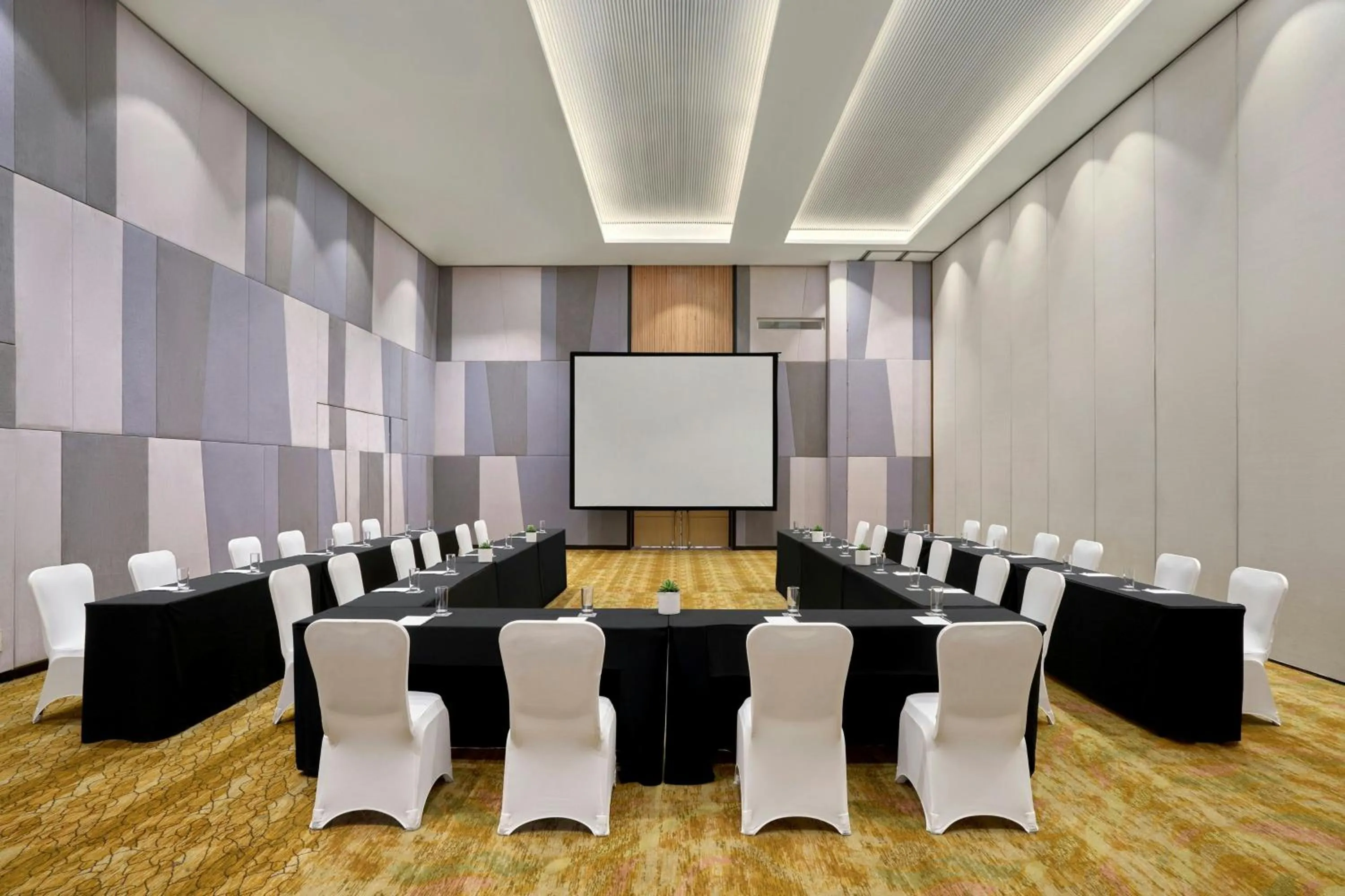 Meeting/conference room in Sheraton Hanoi West