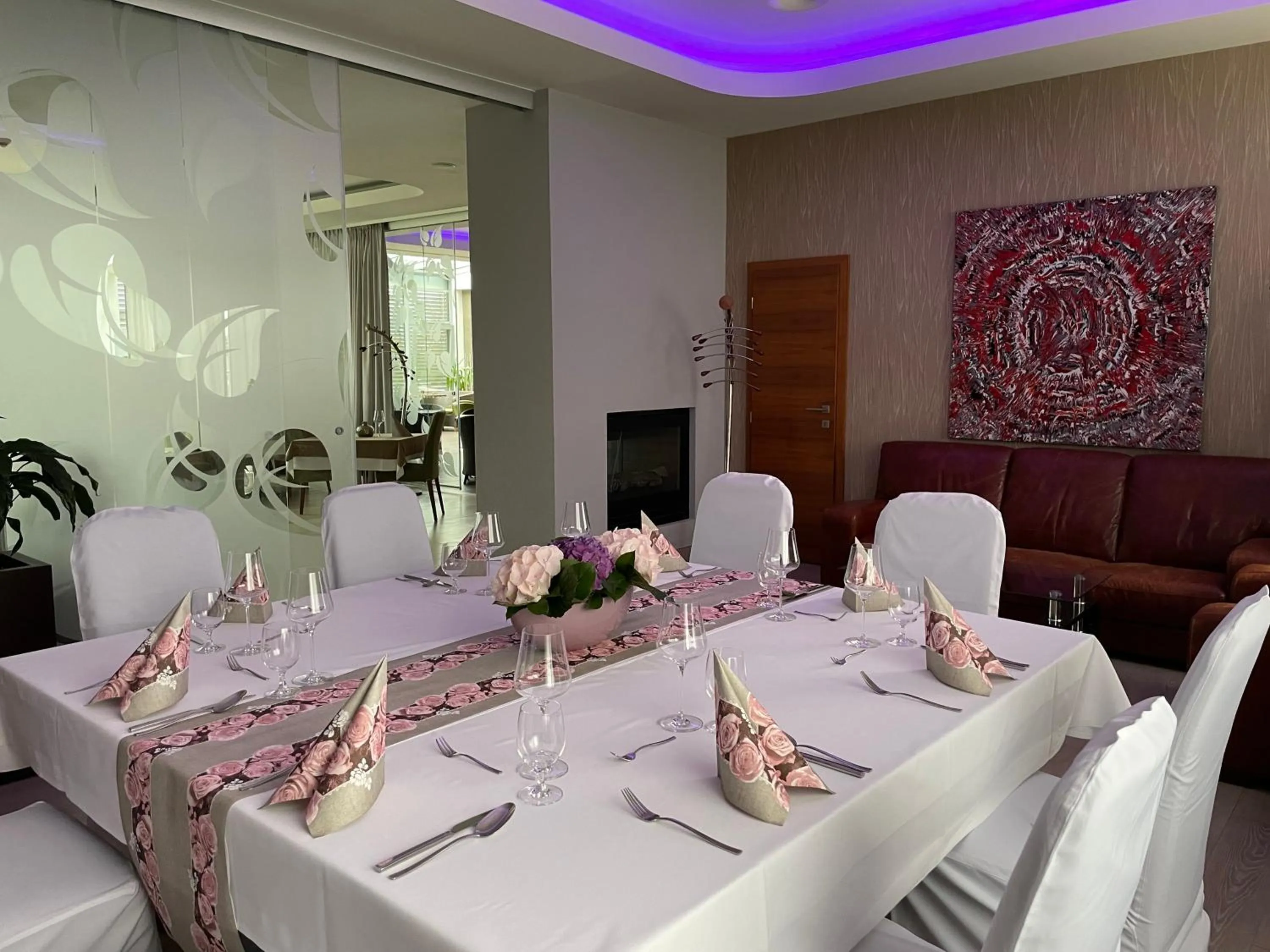 Restaurant/places to eat in Hotel Ponteo - Activity Park