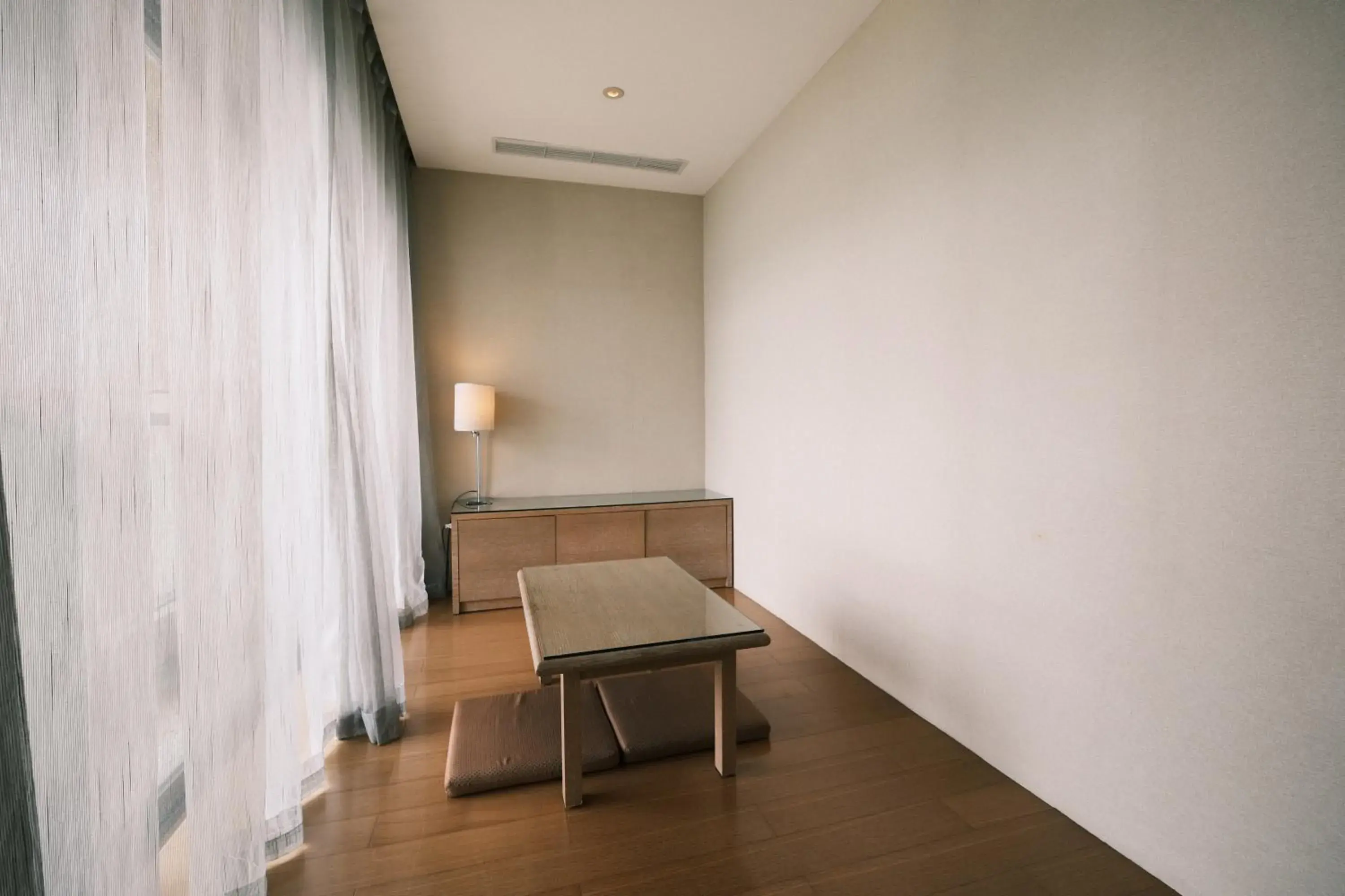 Deluxe Room - single occupancy in Hotel Del Lago Deluxe Room - single occupancy in Hotel Del Lago