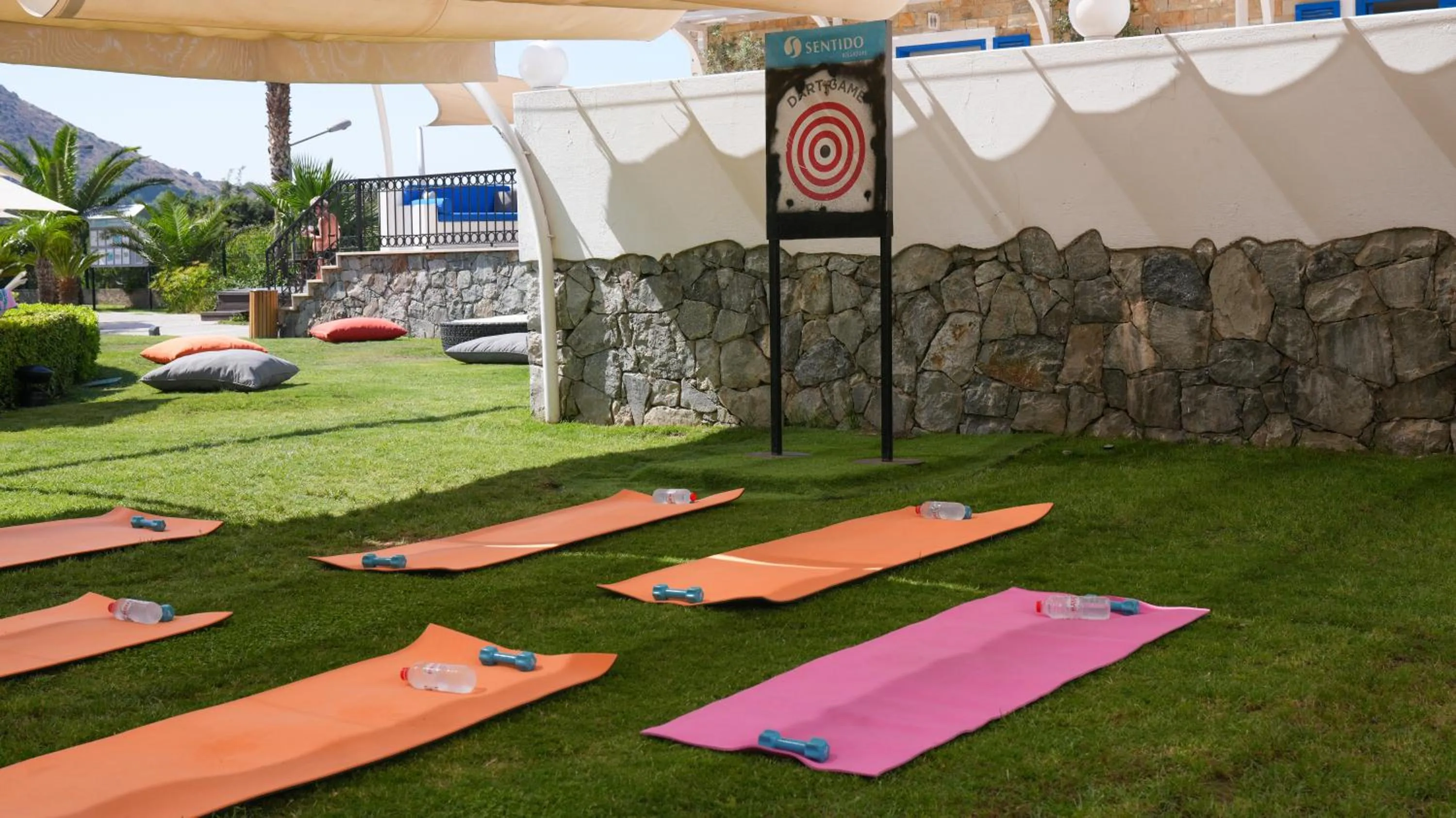 Darts in Bellazure Hotel