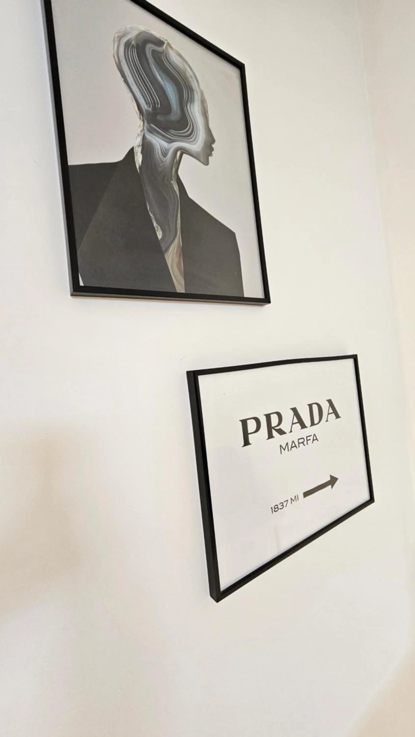 Decorative detail in Flamingo B&B