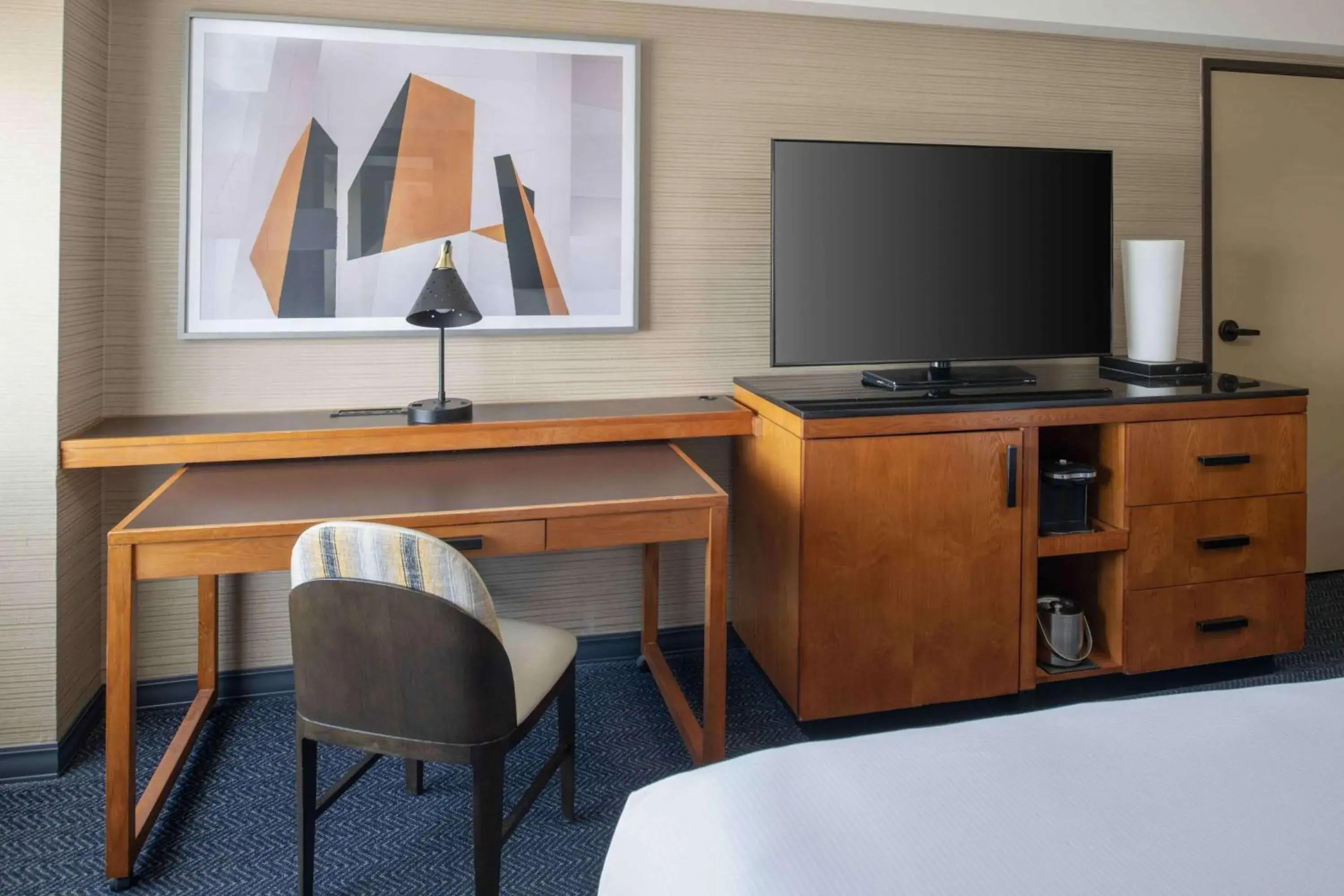 Double Room with Two Double Beds in DoubleTree by Hilton San Francisco Airport Double Room with Two Double Beds in DoubleTree by Hilton San Francisco Airport