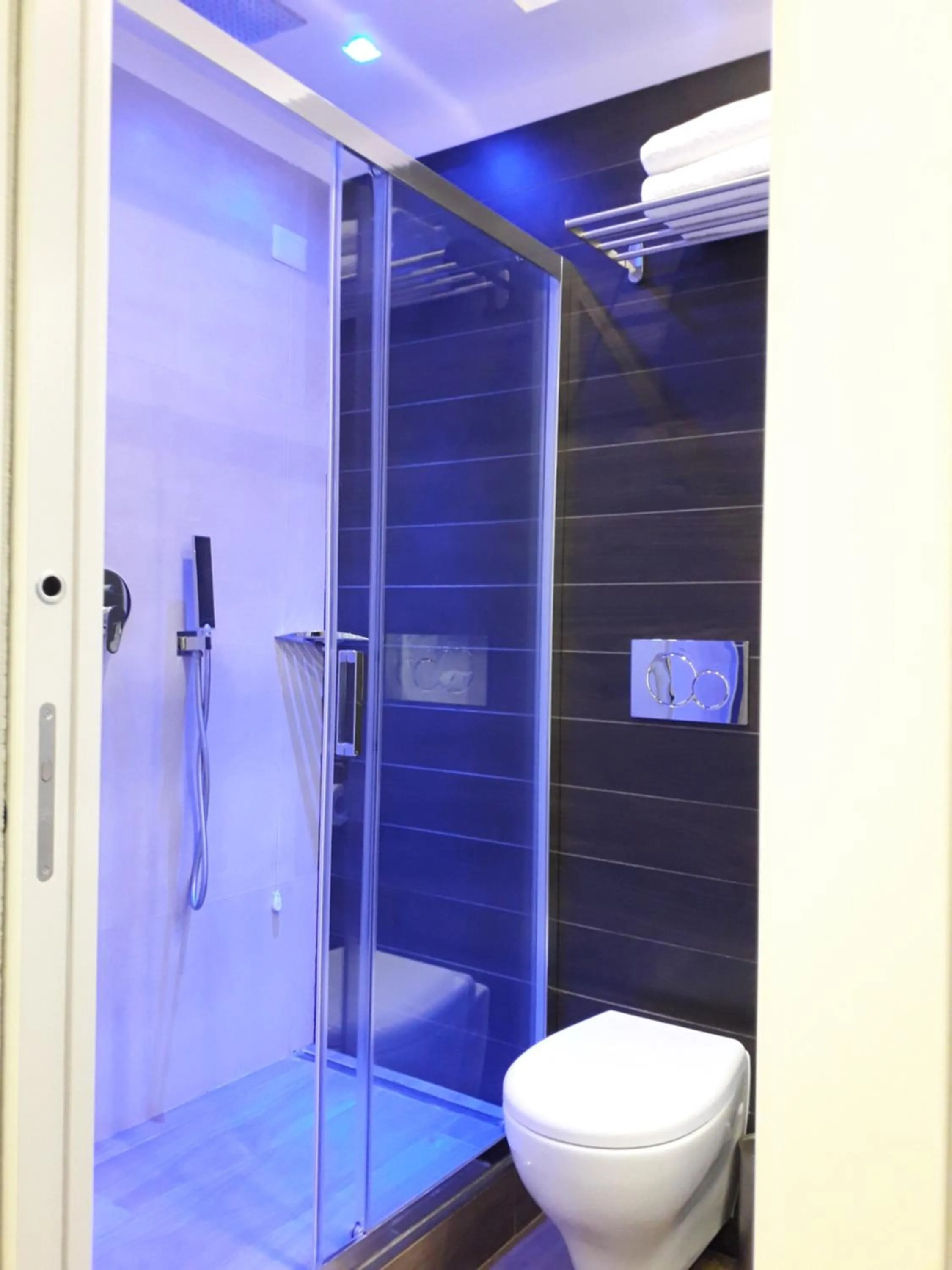 Bathroom in Gea suite