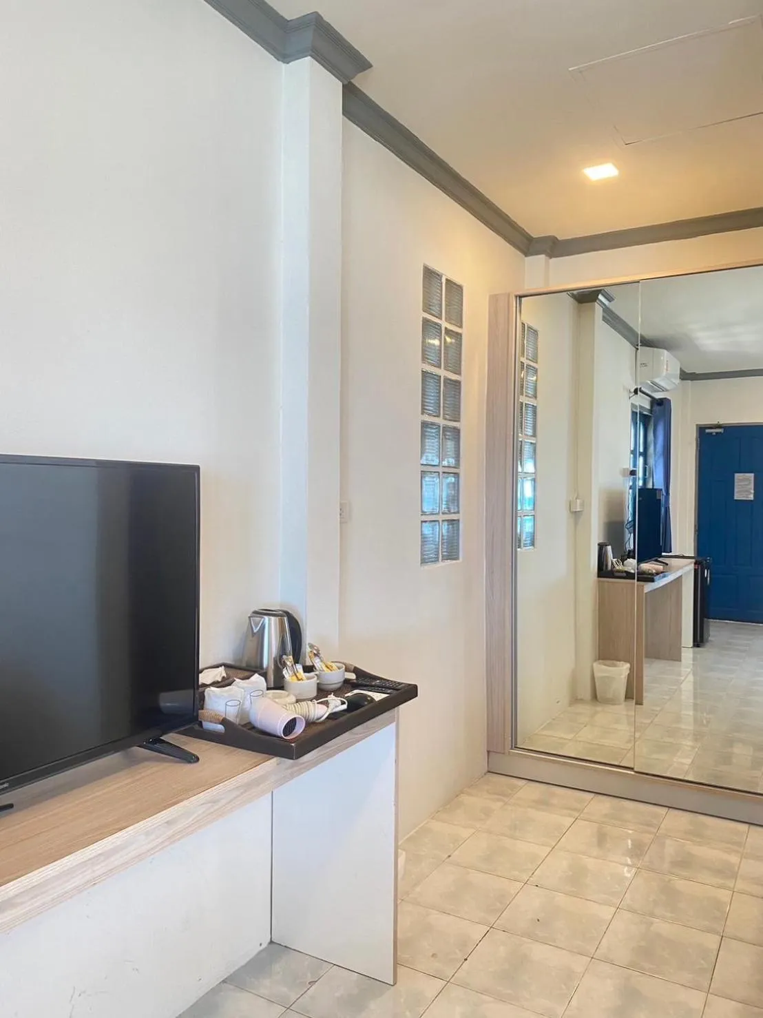 Photo of the whole room in Sunset Beach Villas