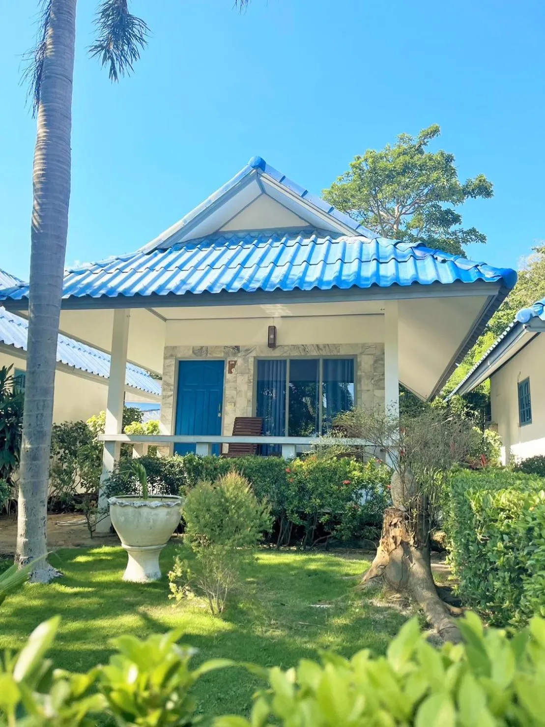 Property building in Sunset Beach Villas