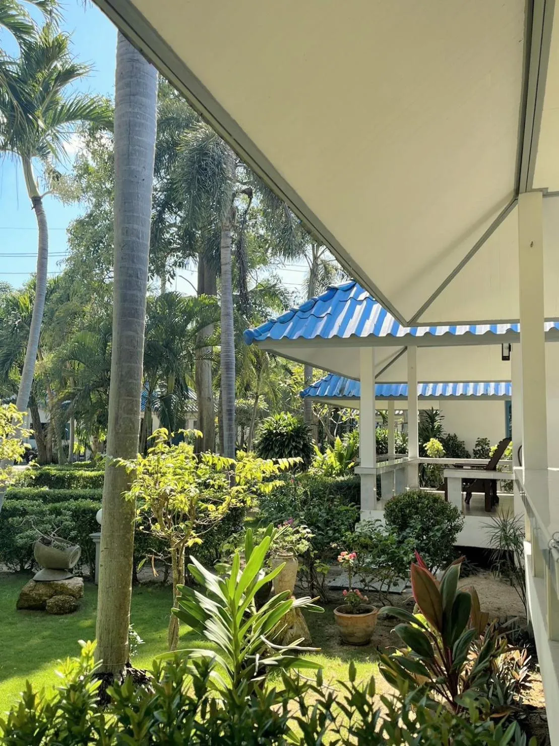 Property building in Sunset Beach Villas