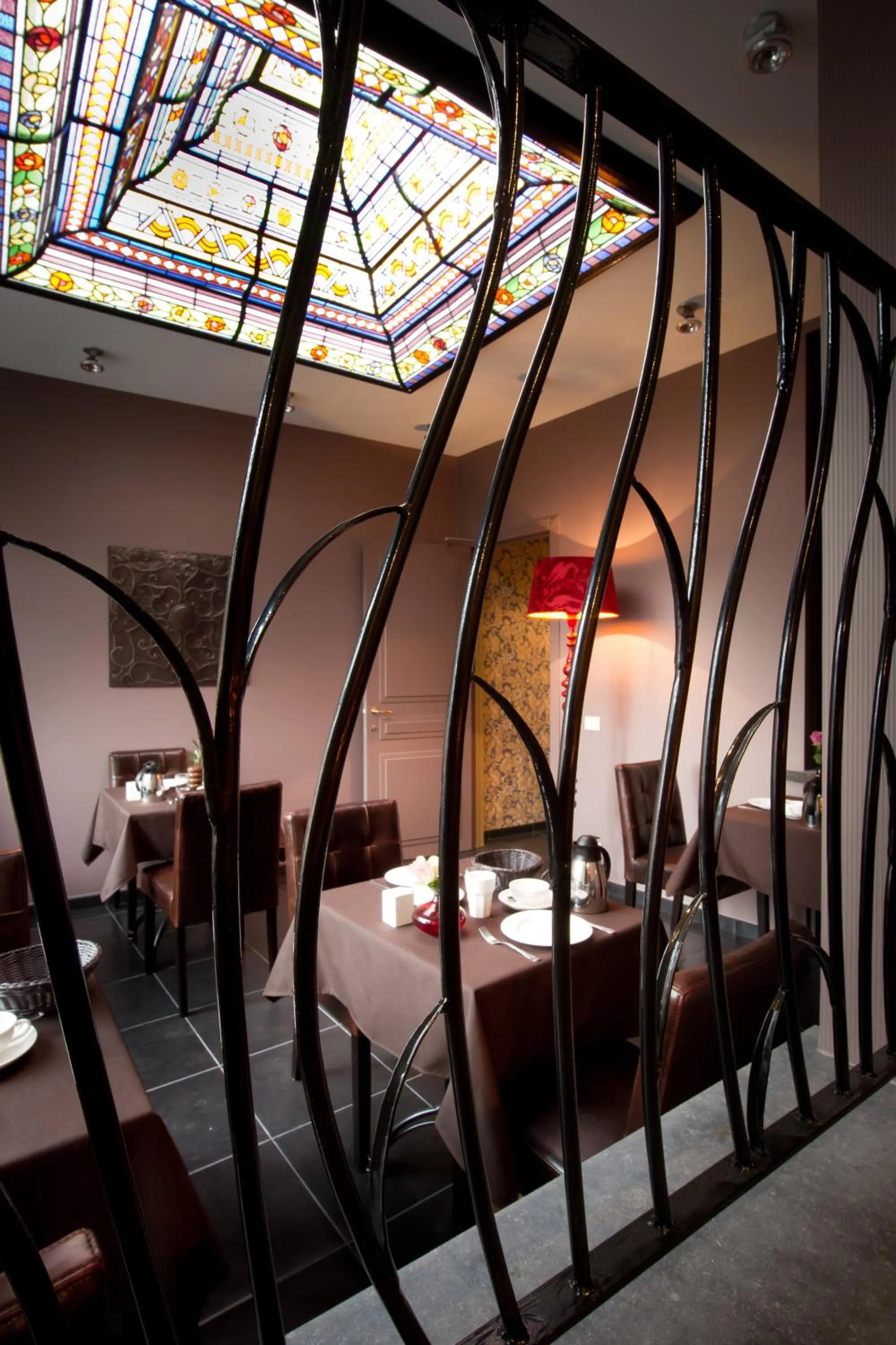 Restaurant/places to eat, Bed in Main Street Hotel