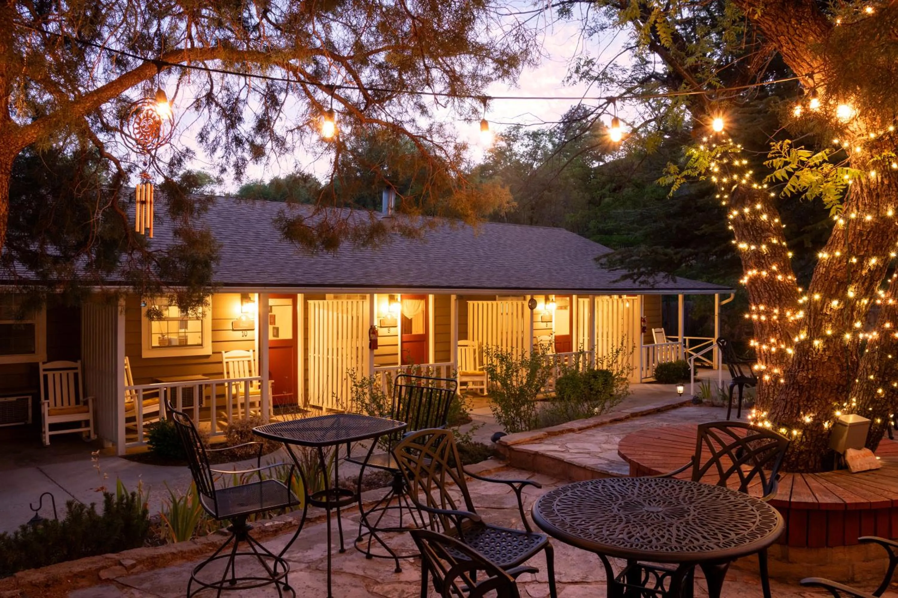 Property building in Prescott Pines Inn