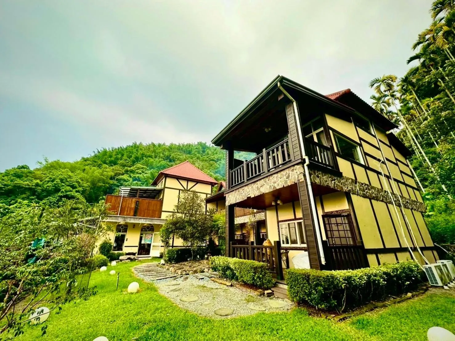 Property building in Yue Ya Villa